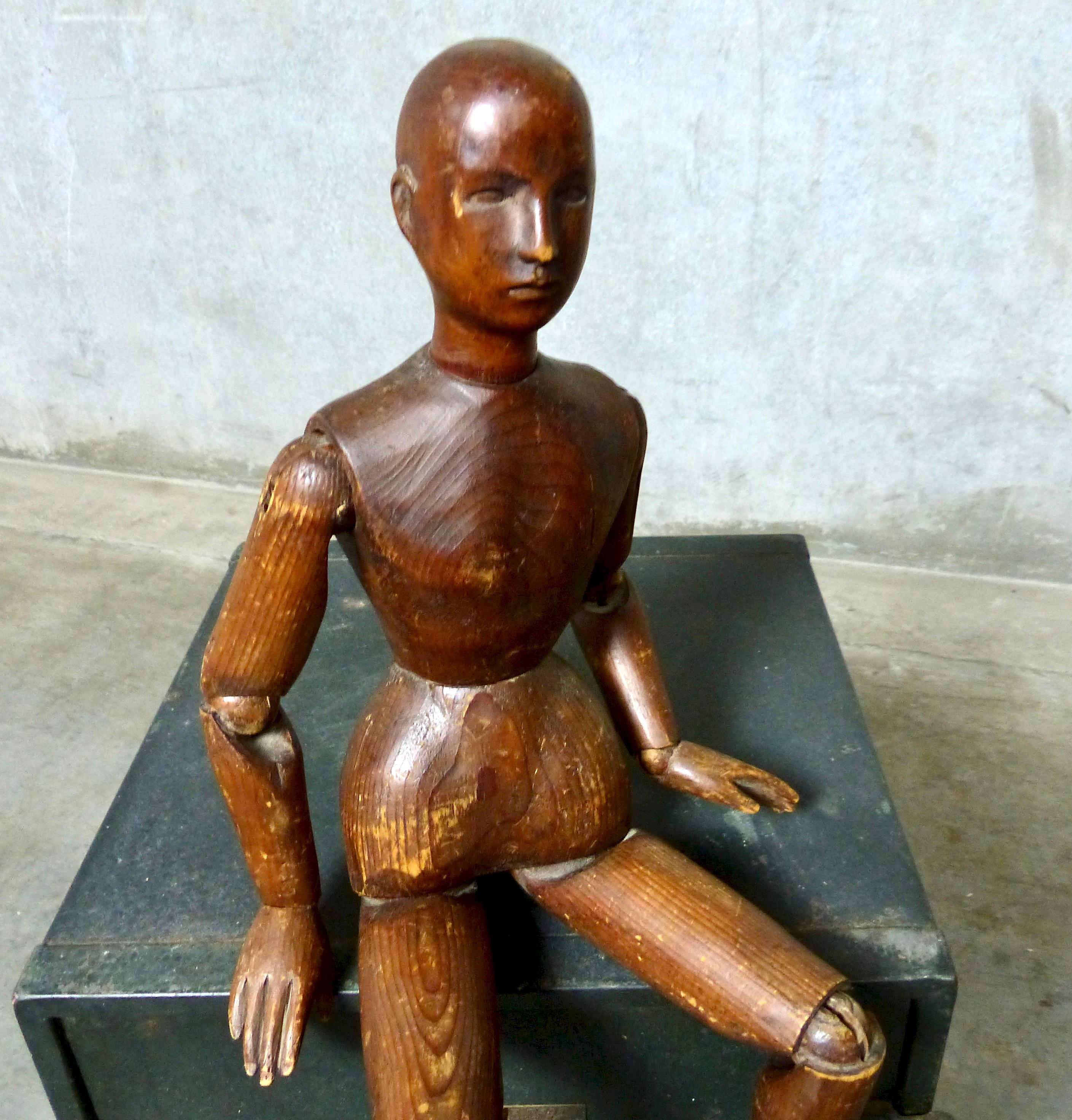 French Wooden Articulating Artist’s Model, circa 1900 In Good Condition In Surrey, BC