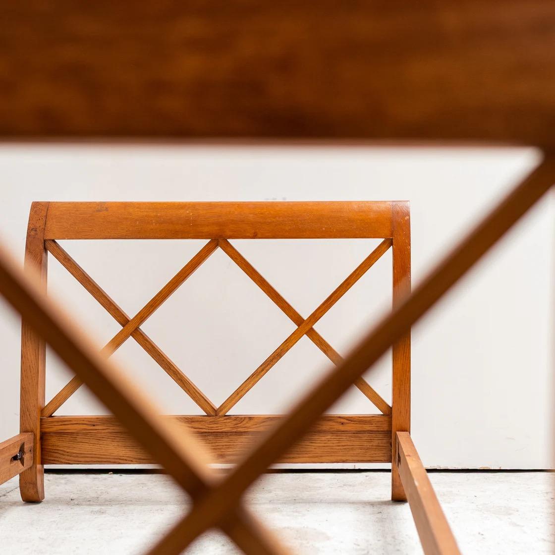 Metà XX secolo Struttura letto francese in legno in vendita