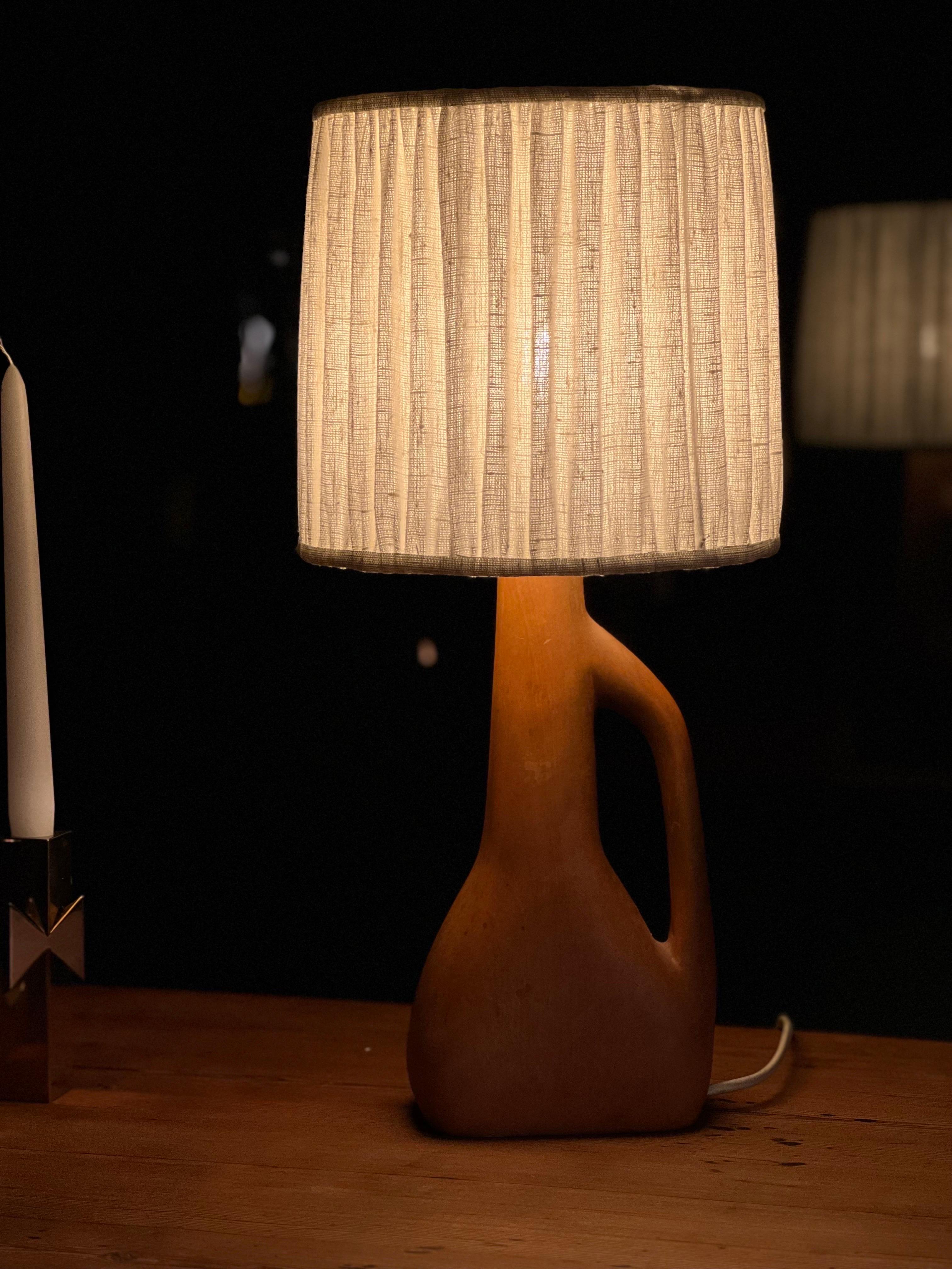 Französische Holzflaschenlampe H50 cm mit neuem belgischem Leinenschirm 1940er/ 1950er Jahre im Angebot 1