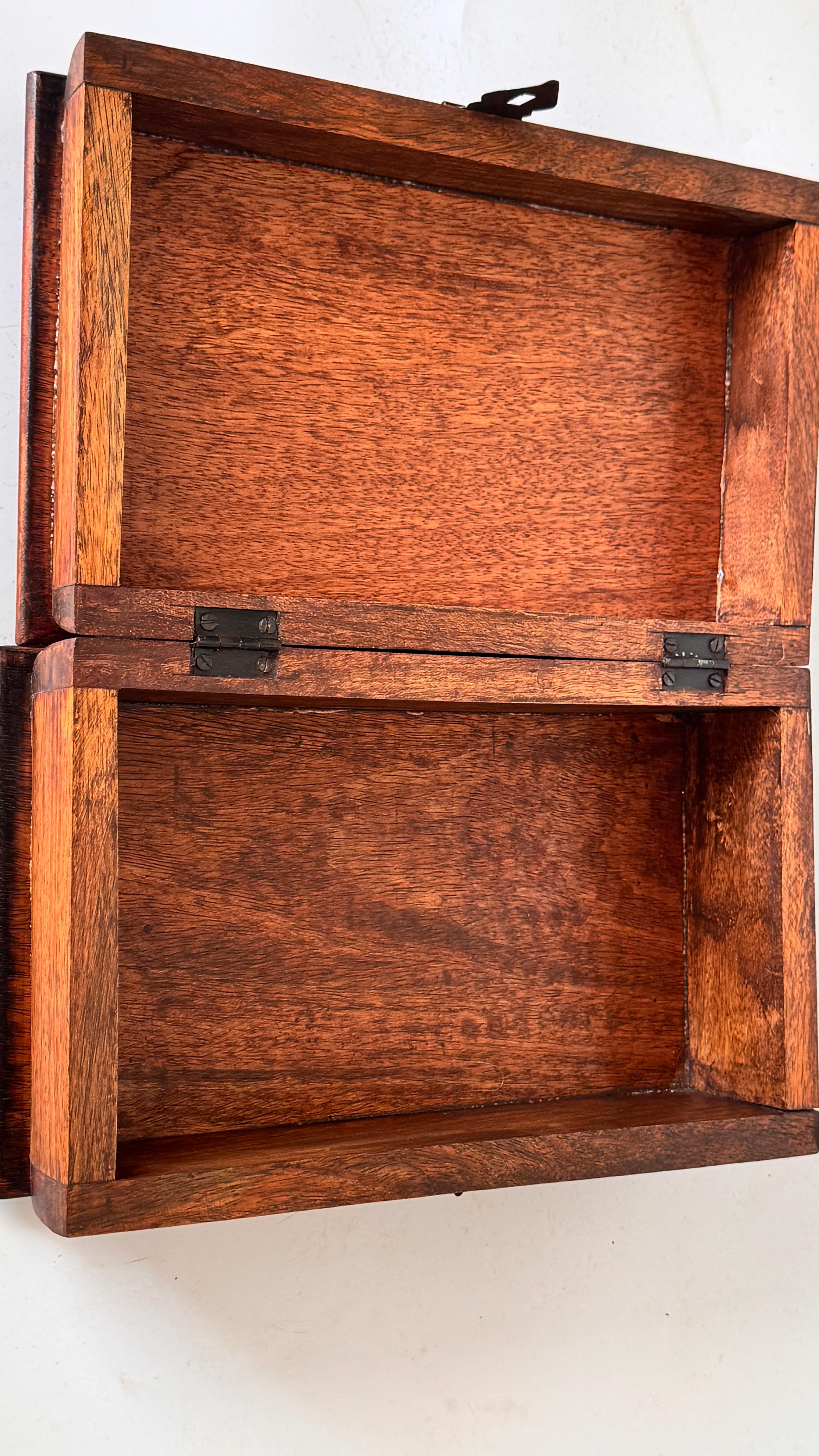 French Wooden Box with Ceramic Inlay – Geometric Floral Motif – Circa 1950 For Sale 9