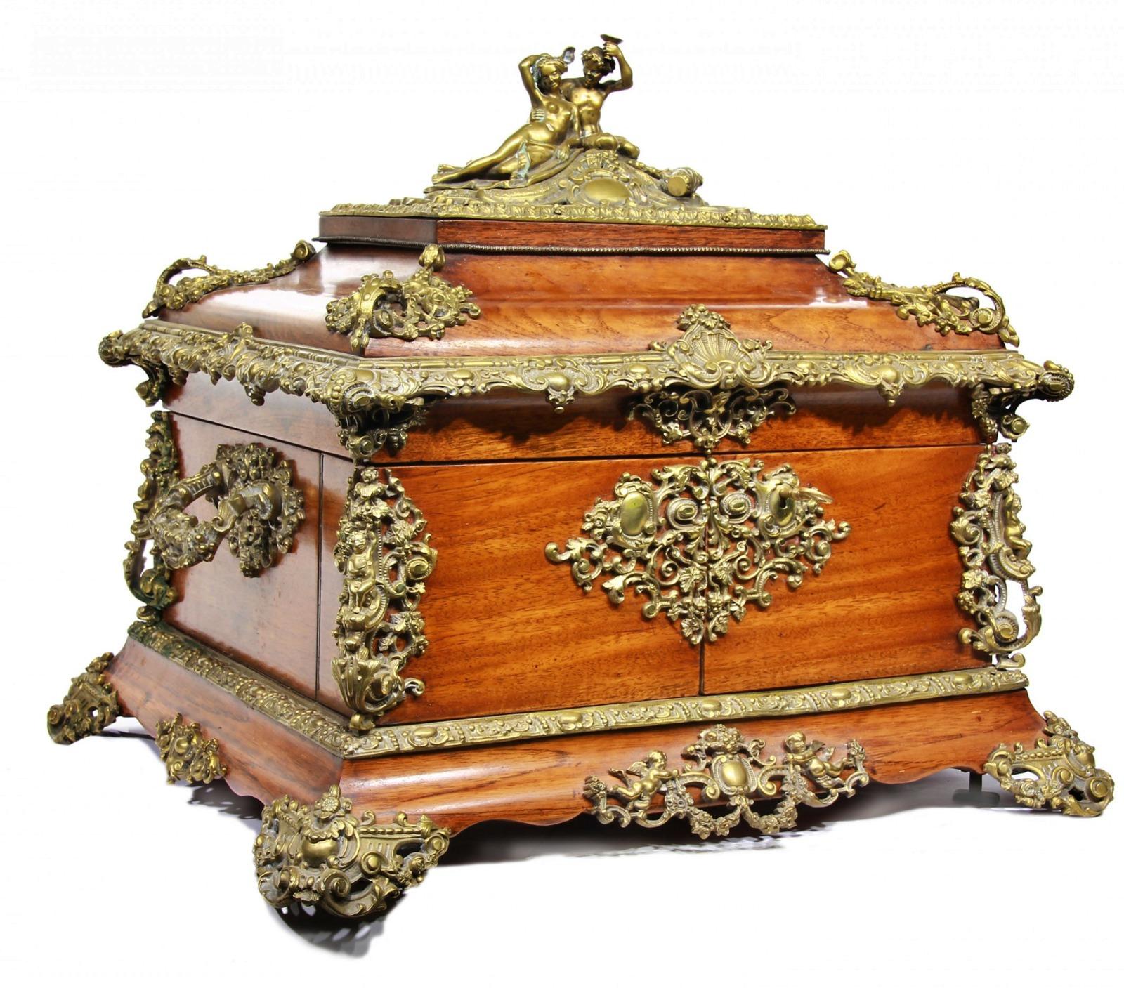 French Wooden Decanter Box, 19th Century In Good Condition In Madrid, ES