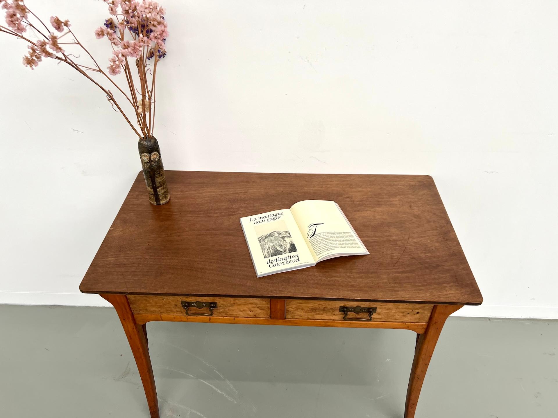 Scrivania francese in legno, realizzata negli anni 1940-50. in vendita 3
