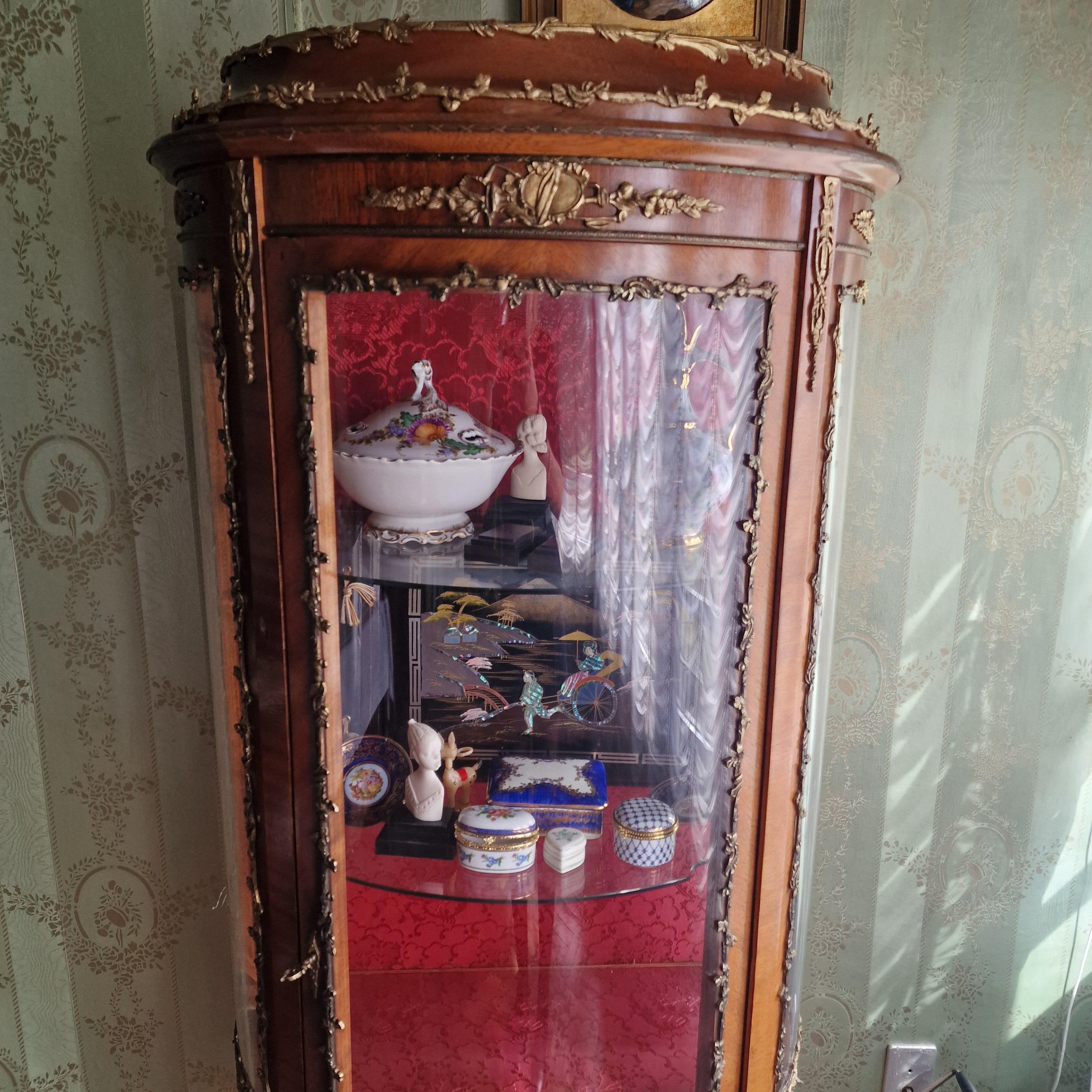 Vitrine en bois en forme de demi-cercle, Napoléon III 8