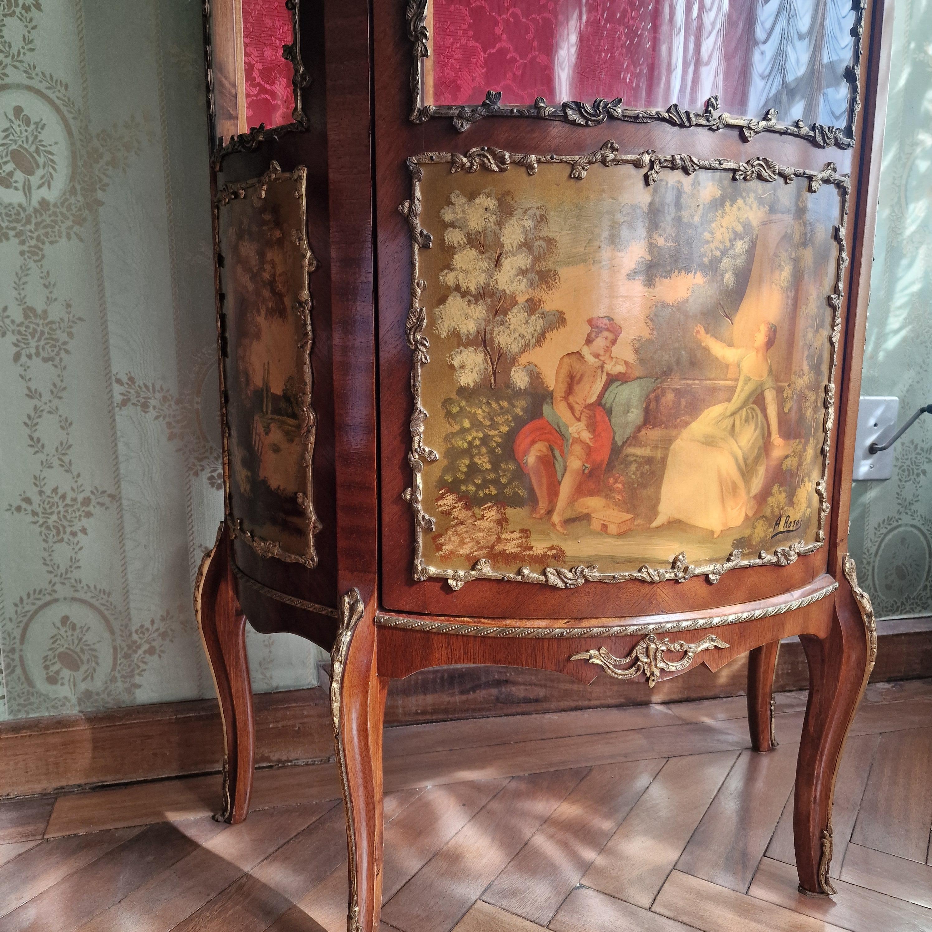 Vitrine en bois en forme de demi-cercle, Napoléon III 10