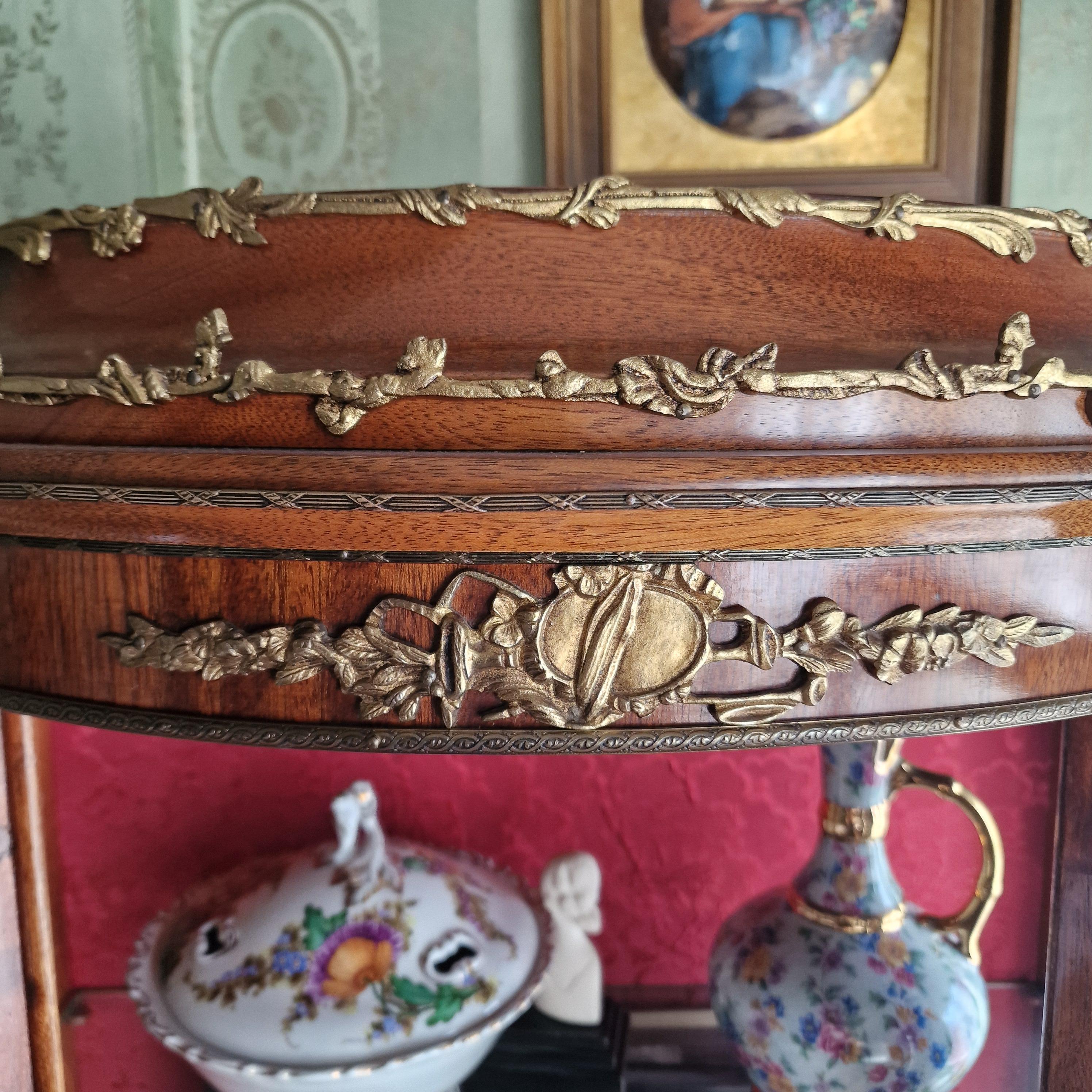 Fin du XIXe siècle Vitrine en bois en forme de demi-cercle, Napoléon III