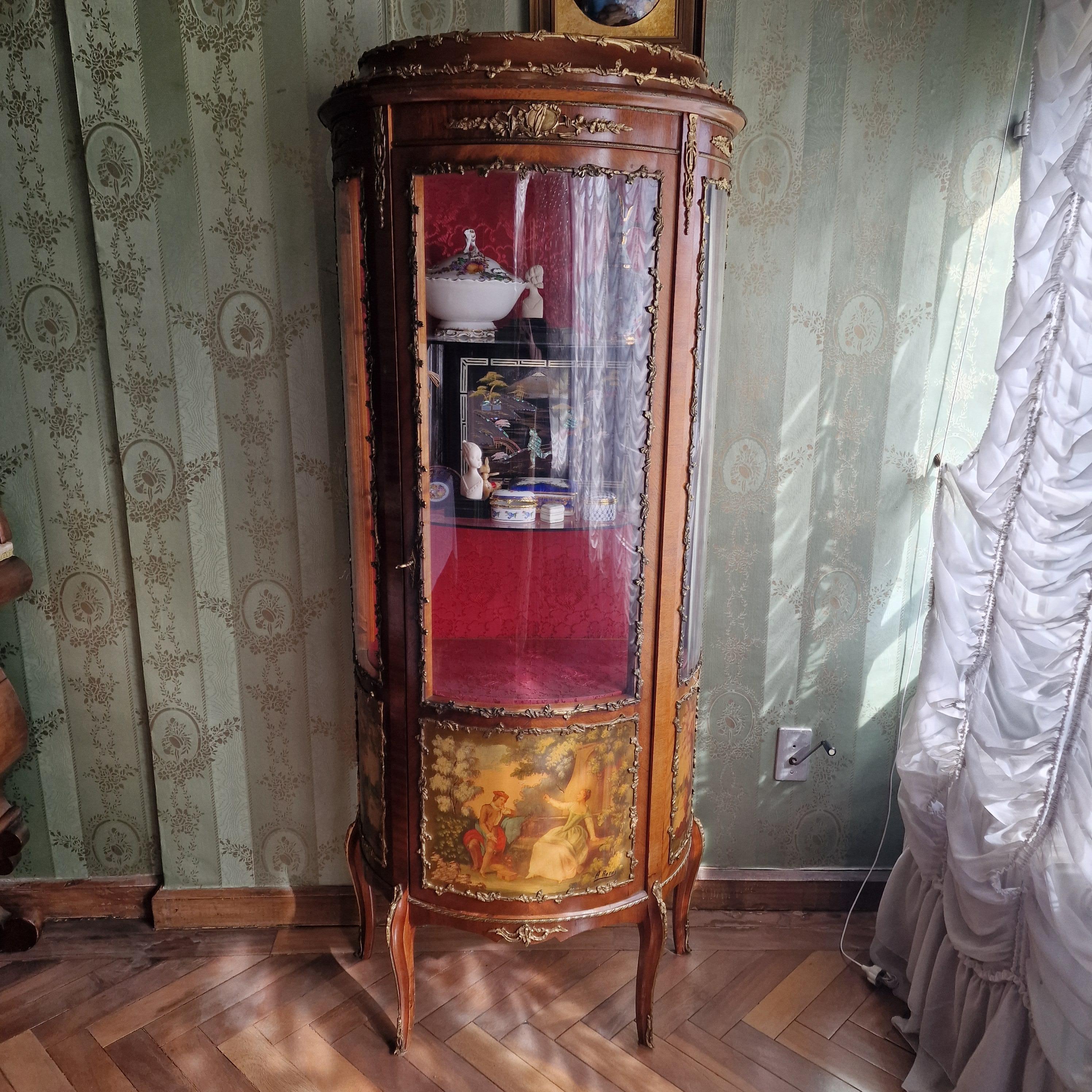 Vitrine en bois en forme de demi-cercle, Napoléon III 1