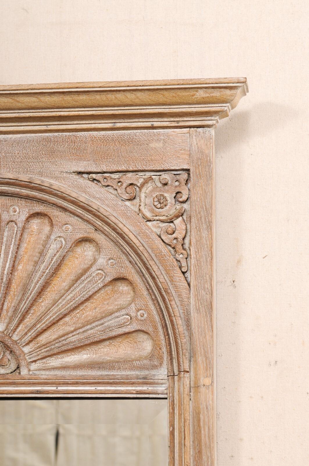 Miroir de pilier français sculpté en éventail du début du 20e siècle en vente 2