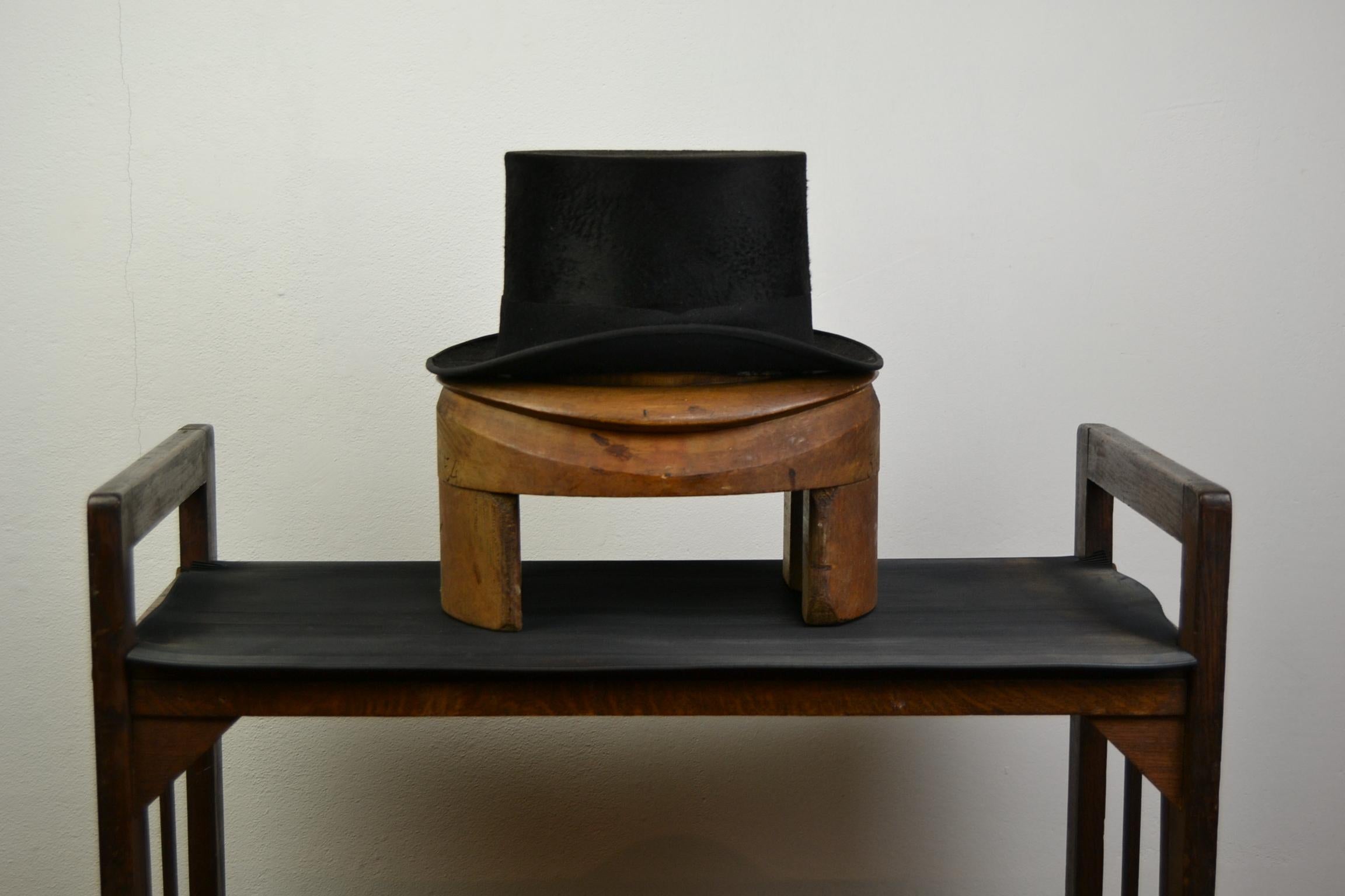 wood hat mold