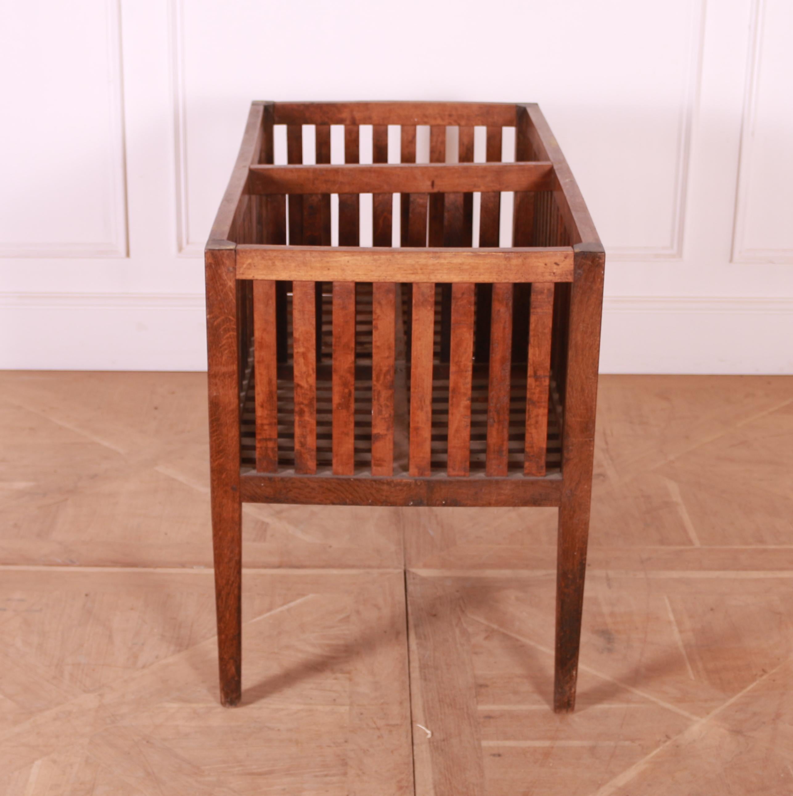 French Wooden Log Basket In Good Condition For Sale In Leamington Spa, Warwickshire