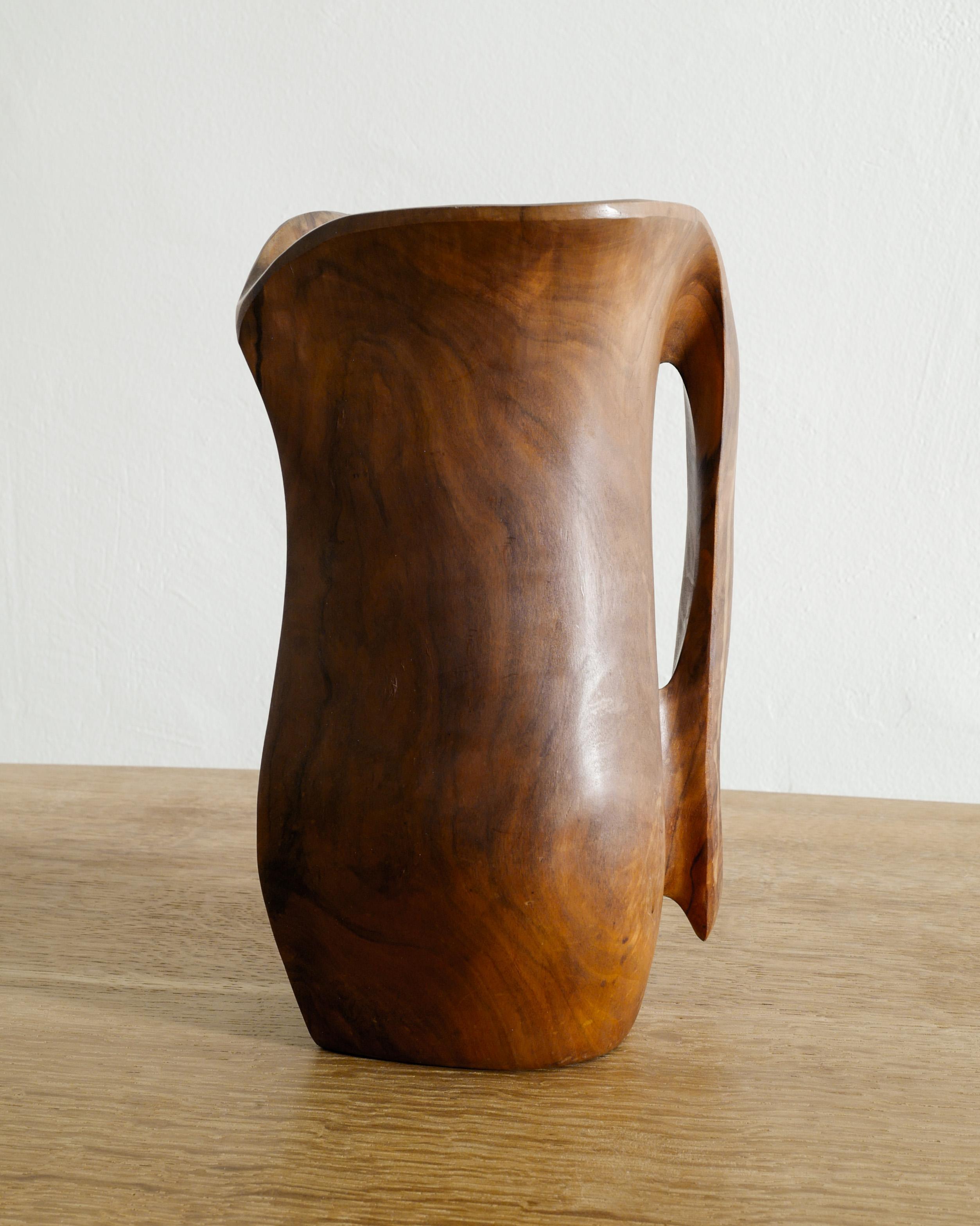 Brocca decorativa francese di metà secolo in legno nello stile di Alexandre Noll, anni '50 In condizioni buone in vendita a Stockholm, SE