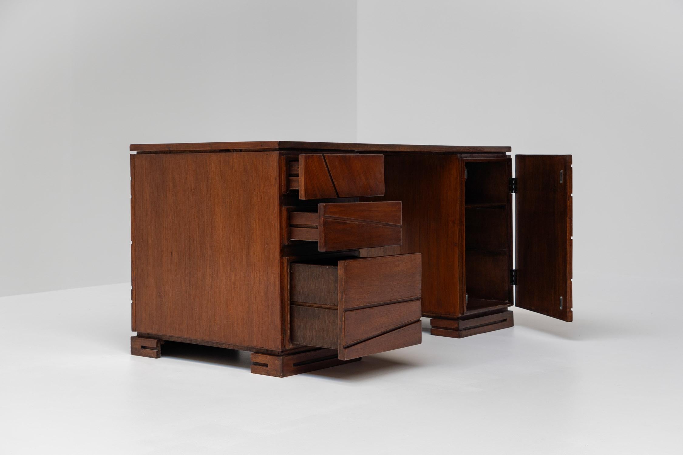 French Wooden Modernist Desk, France 1970s In Good Condition For Sale In Antwerp, BE