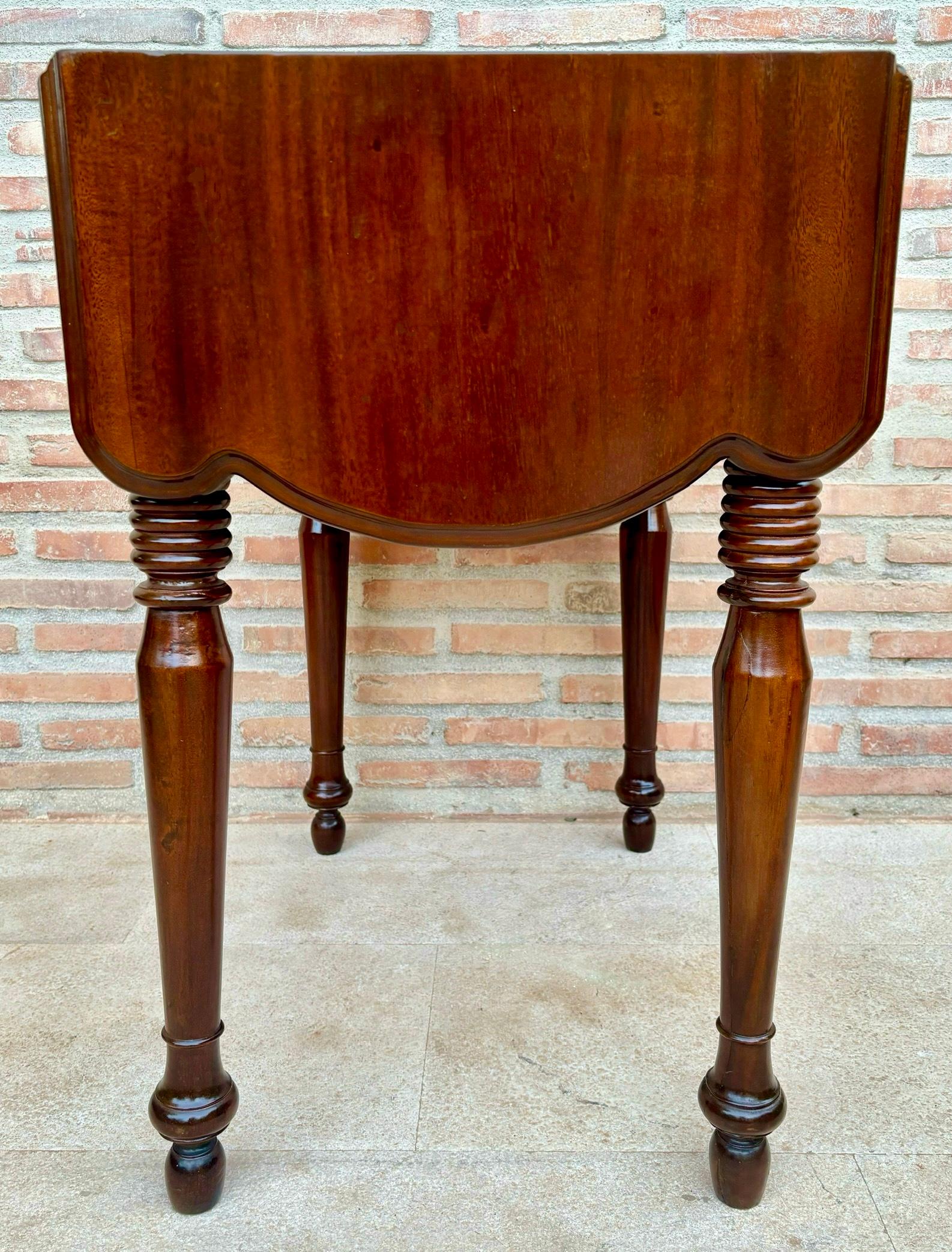 French Wooden Nesting Table with Wings and Two Drawers, 1920s For Sale 4