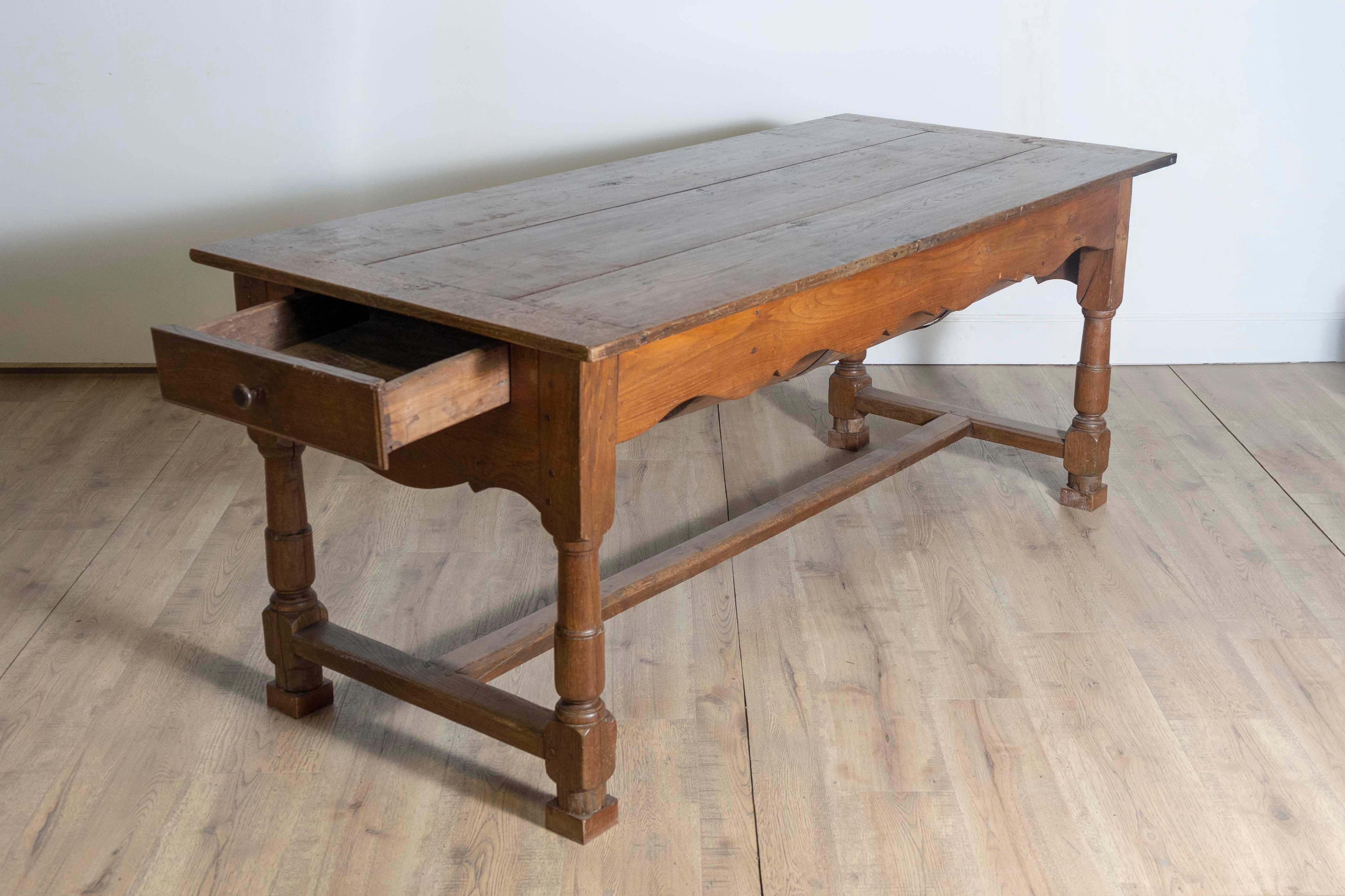 Louis XV French Wooden Pétrin Table with Original Dough Bin and Baluster Legs, circa 1750 For Sale