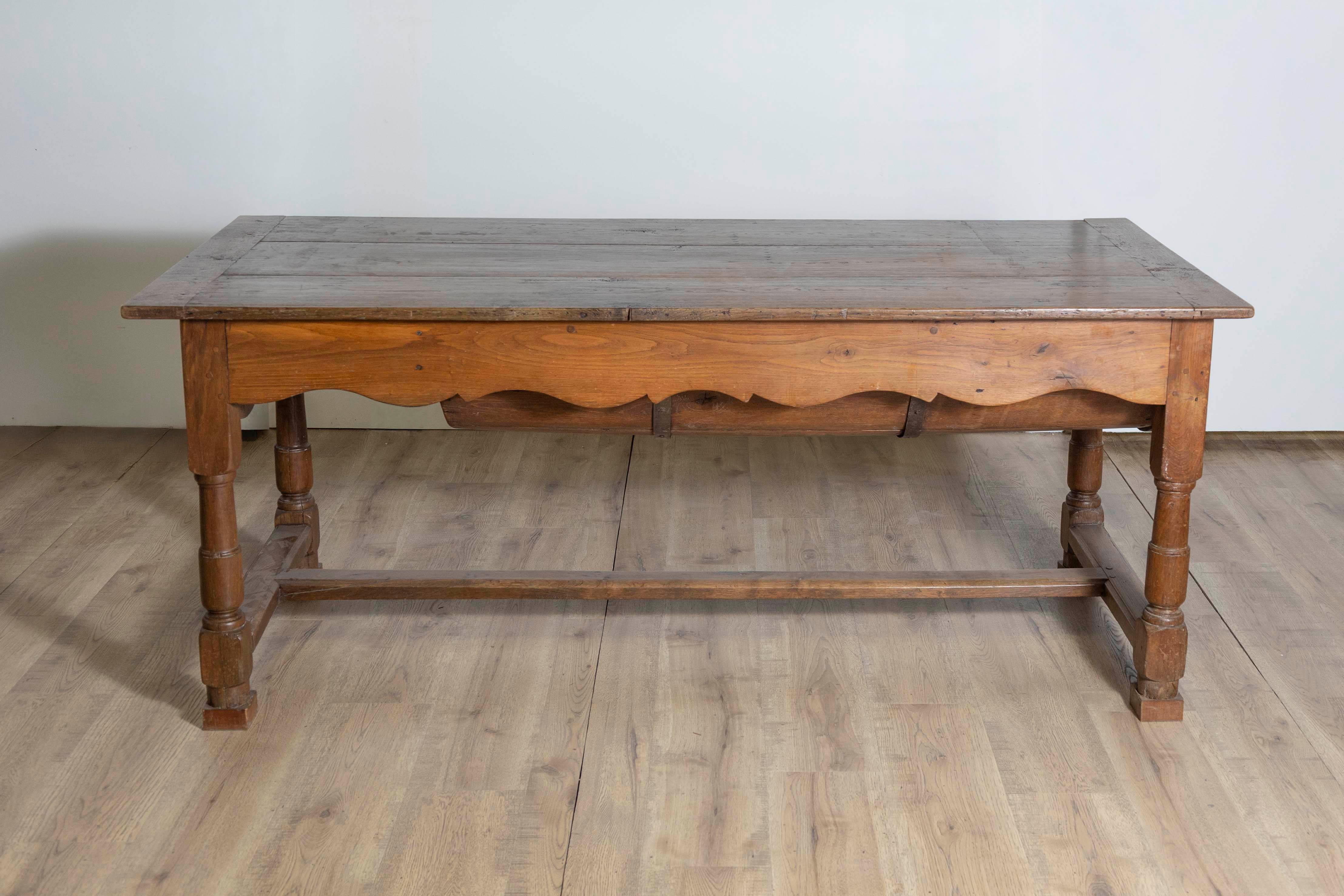 French Wooden Pétrin Table with Original Dough Bin and Baluster Legs, circa 1750 In Good Condition For Sale In Atlanta, GA