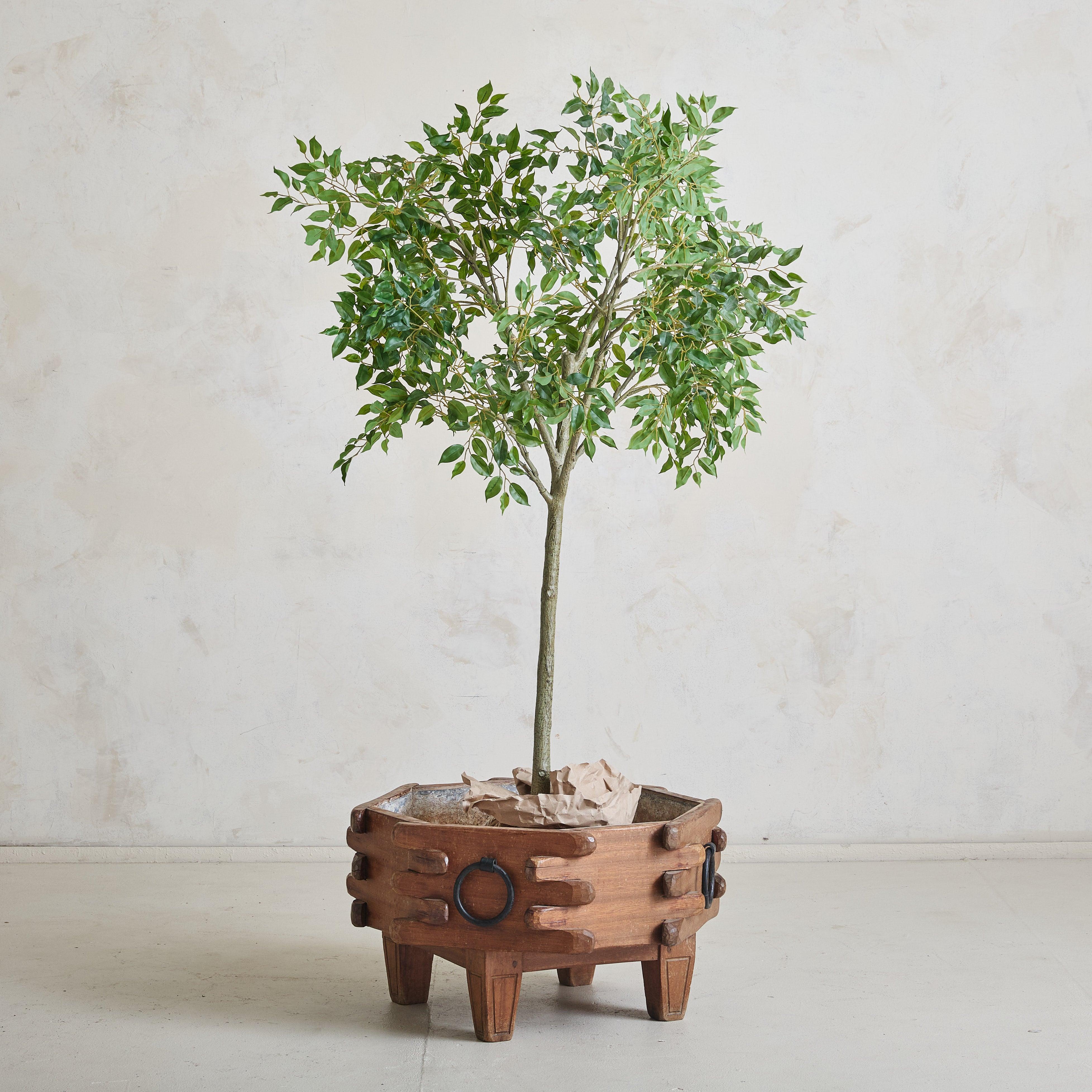 Rustico French Wooden Planter with Iron Handles in the Style of Guillerme et Chambron in vendita
