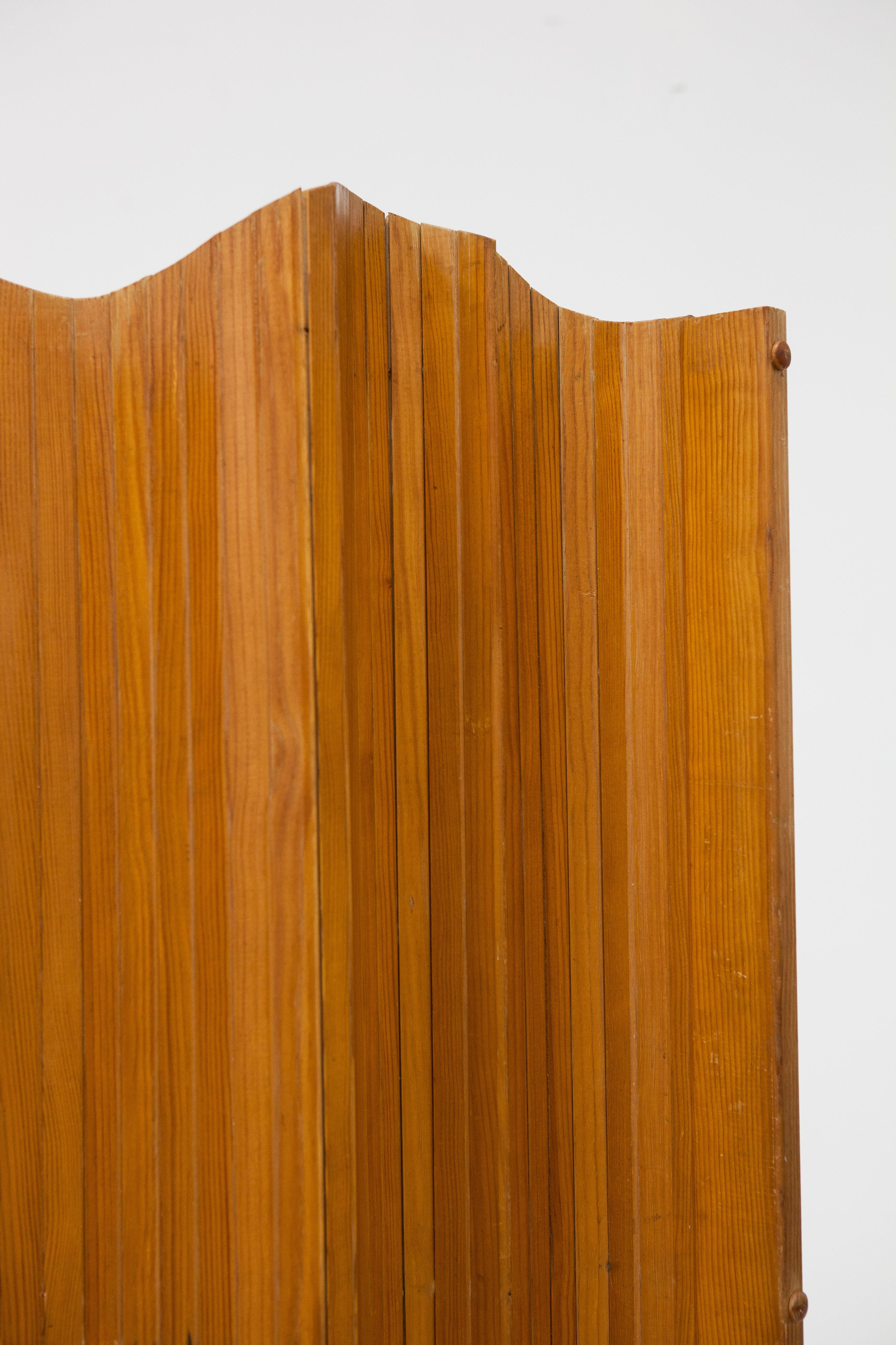 Mid-Century Modern French wooden room divider, Tambour Screen by Jomain Baumann, 1950s For Sale