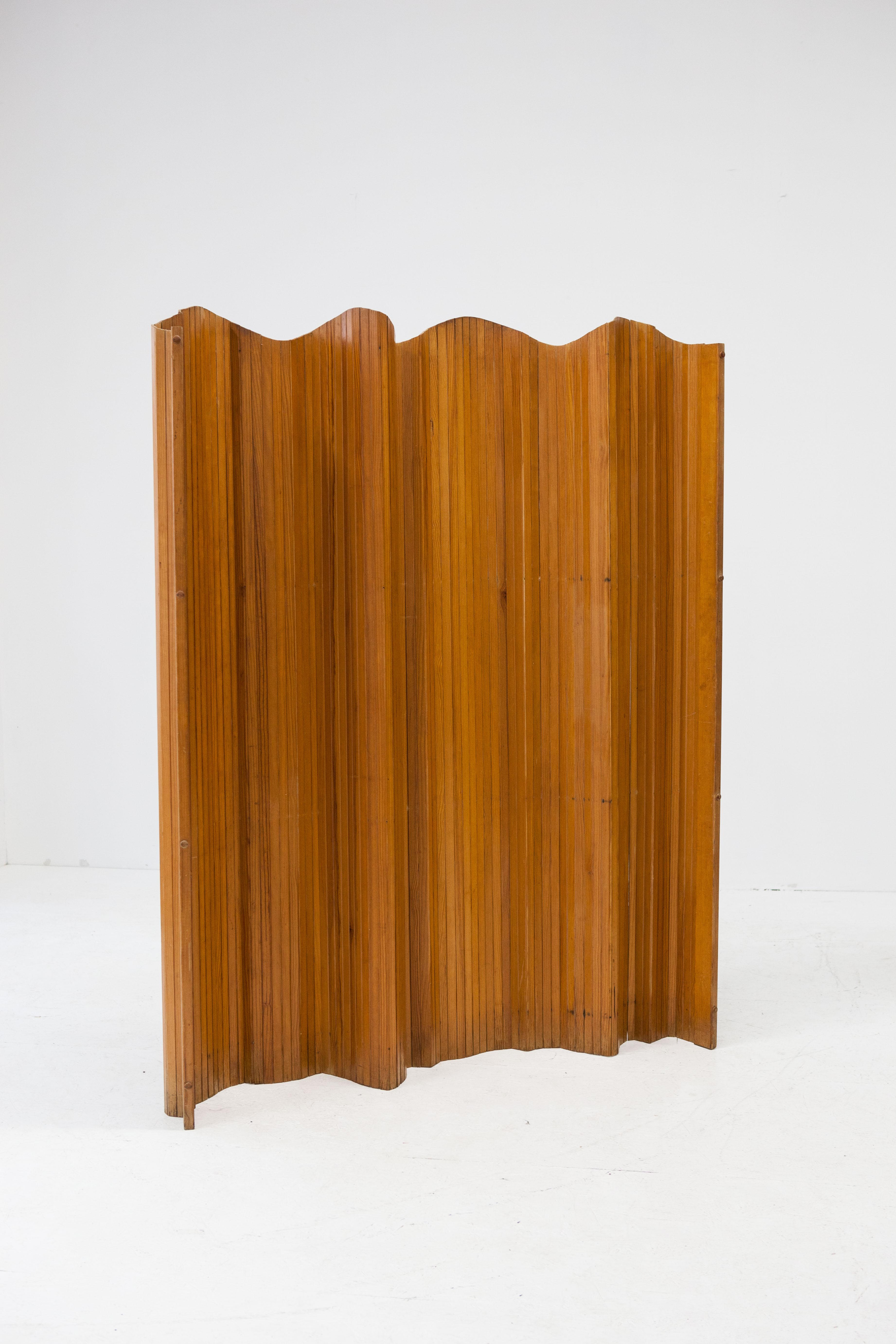 Mid-Century Modern French wooden room divider, Tambour Screen by Jomain Baumann, 1950s For Sale