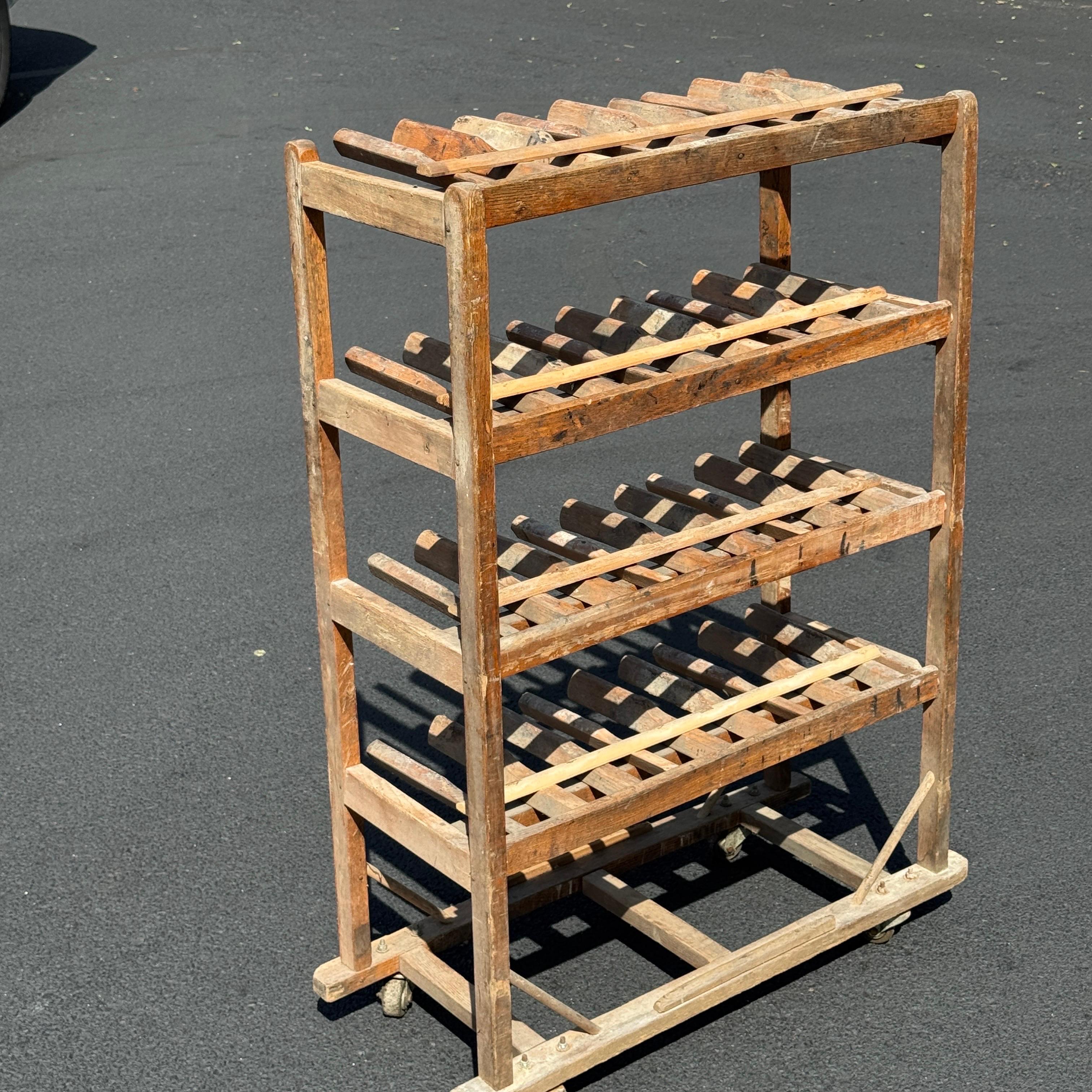 Carrello portascarpe francese in legno su ruote, anni '20 in vendita 5