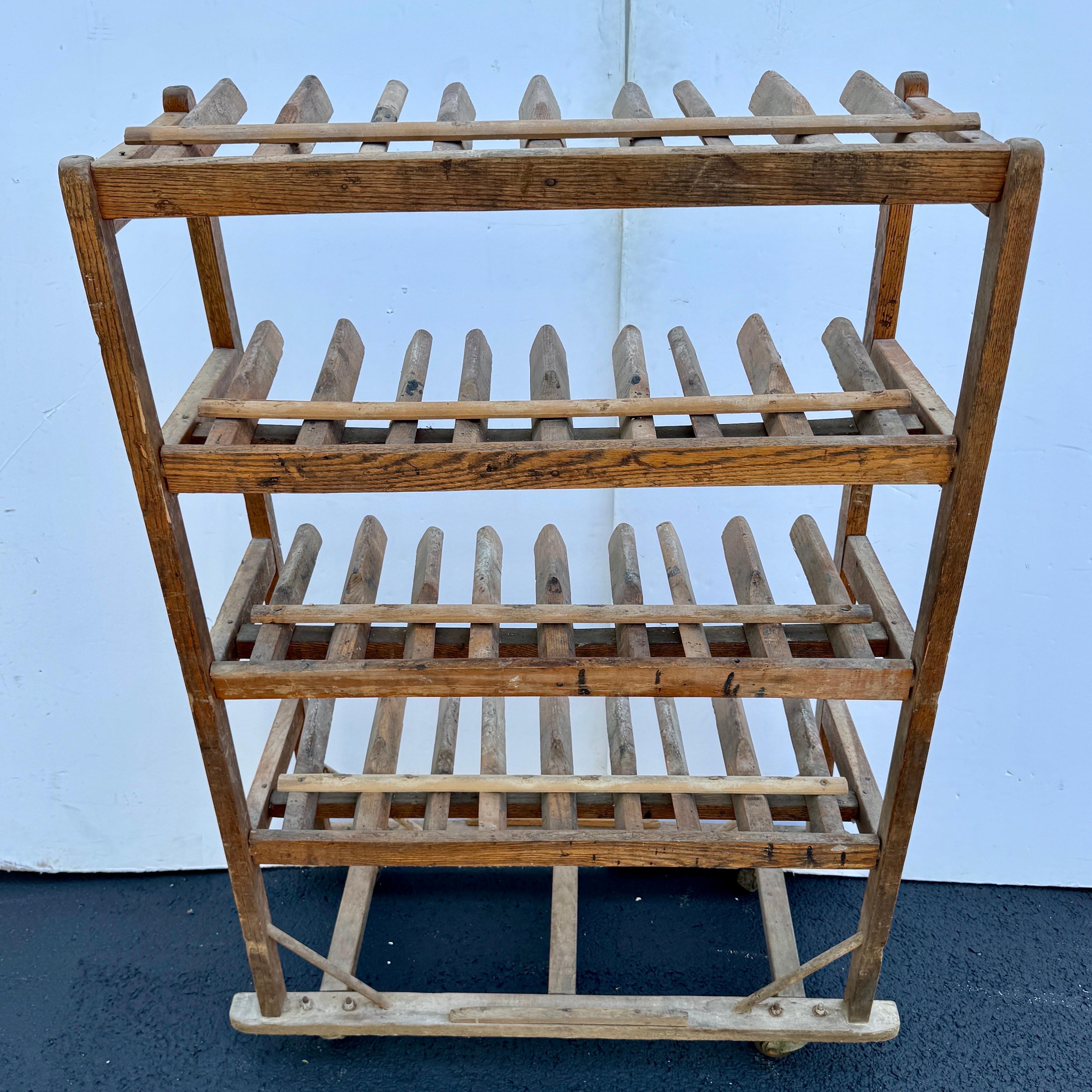 Francese Carrello portascarpe francese in legno su ruote, anni '20 in vendita