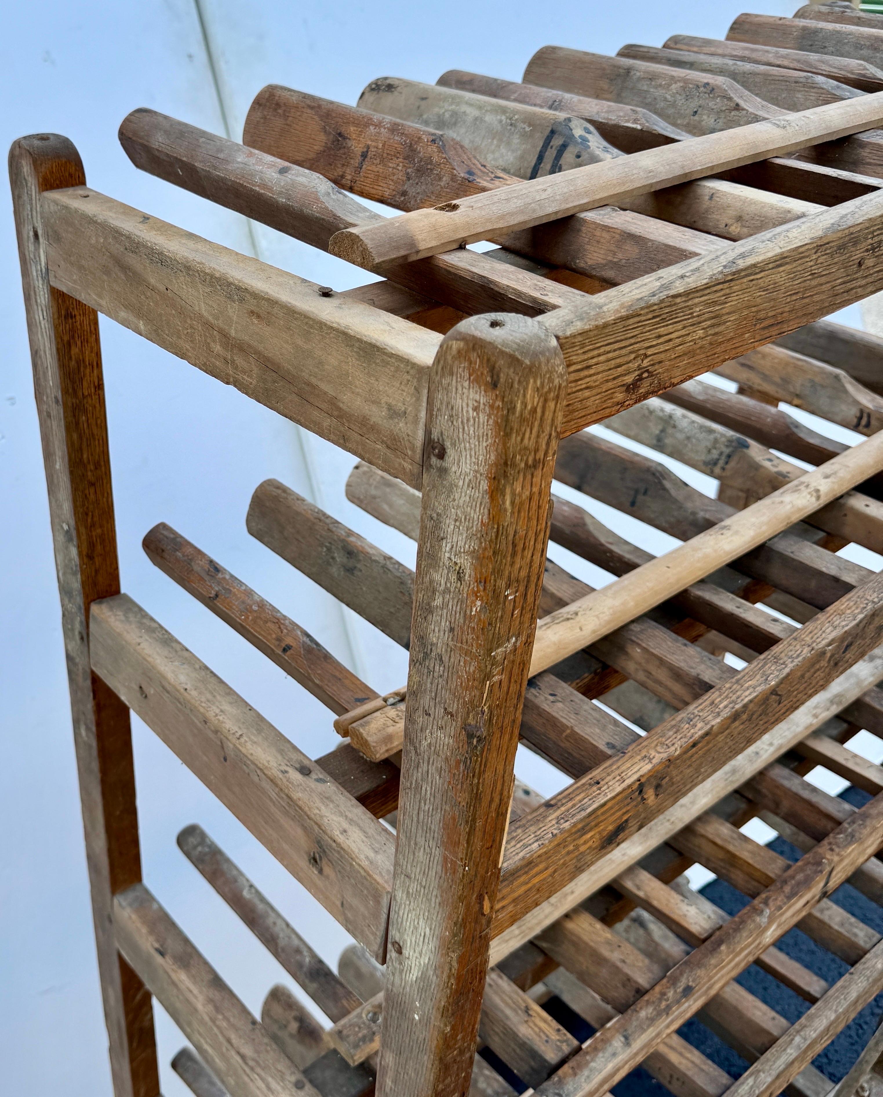 XX secolo Carrello portascarpe francese in legno su ruote, anni '20 in vendita