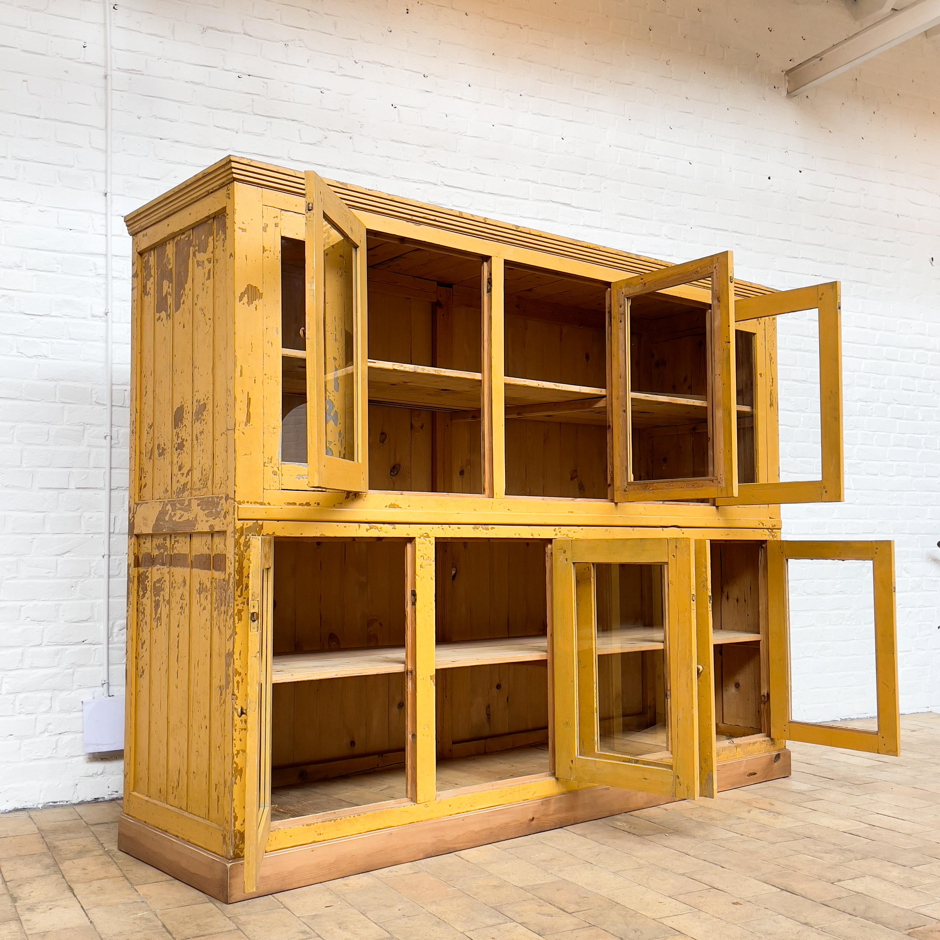French wooden showcase C.1930
Furniture from butcher
Original patina preserved
7 glass doors
Interior wooden shelves
Good condition.
