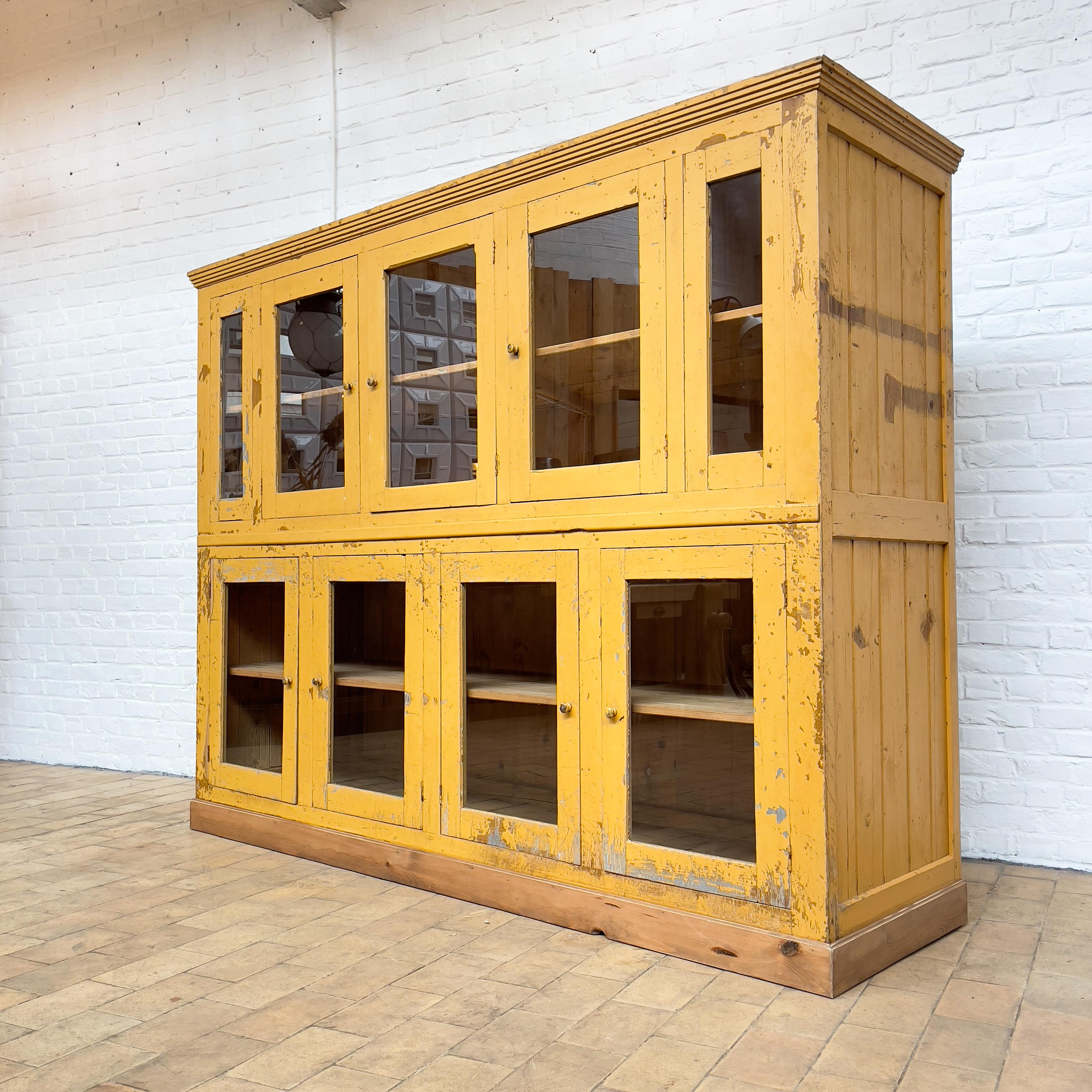 French Provincial French Wooden Showcase C.1930 For Sale