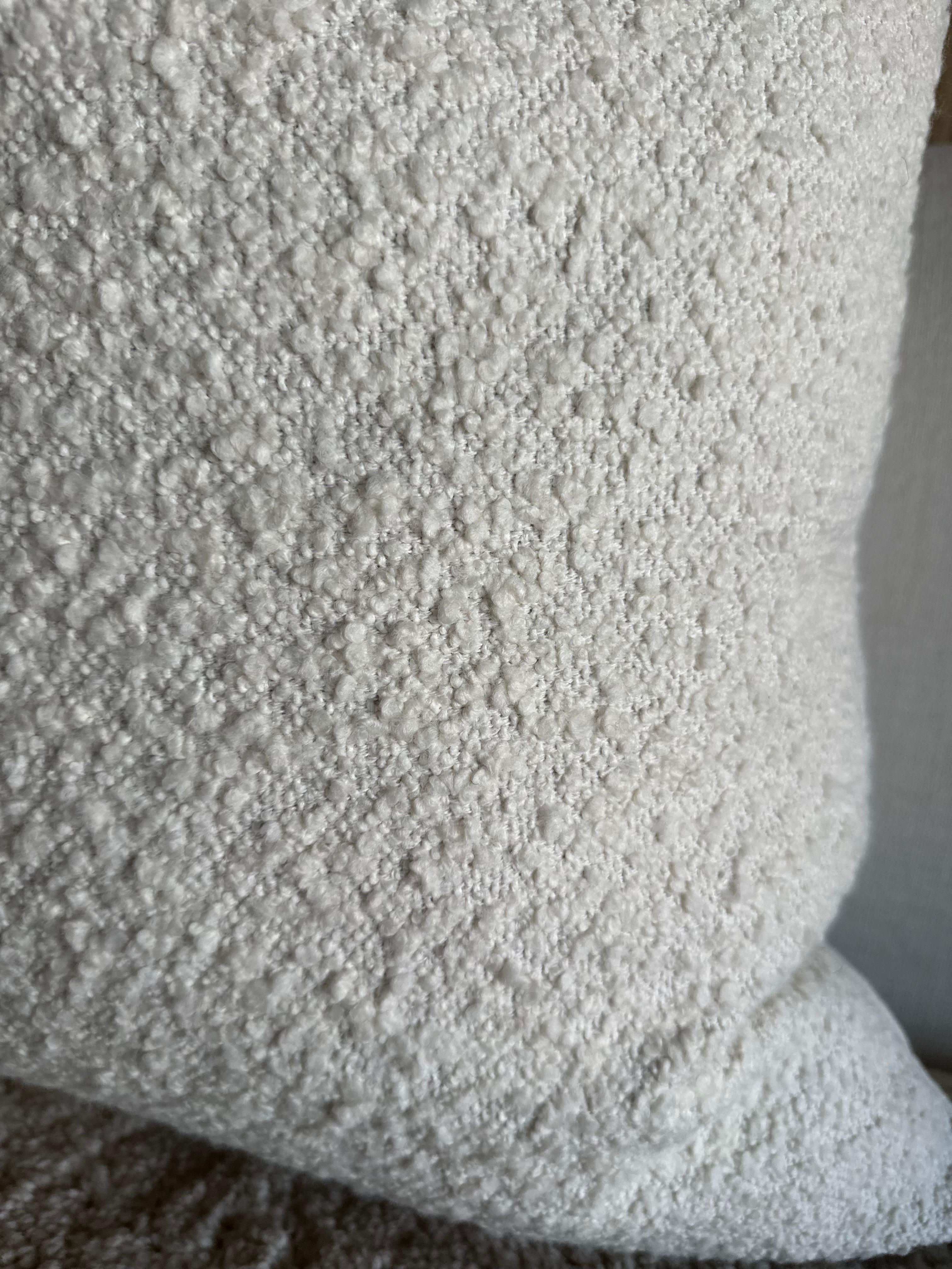 French Wooly Boucle and Linen Accent Pillow Blanc In New Condition For Sale In Brea, CA