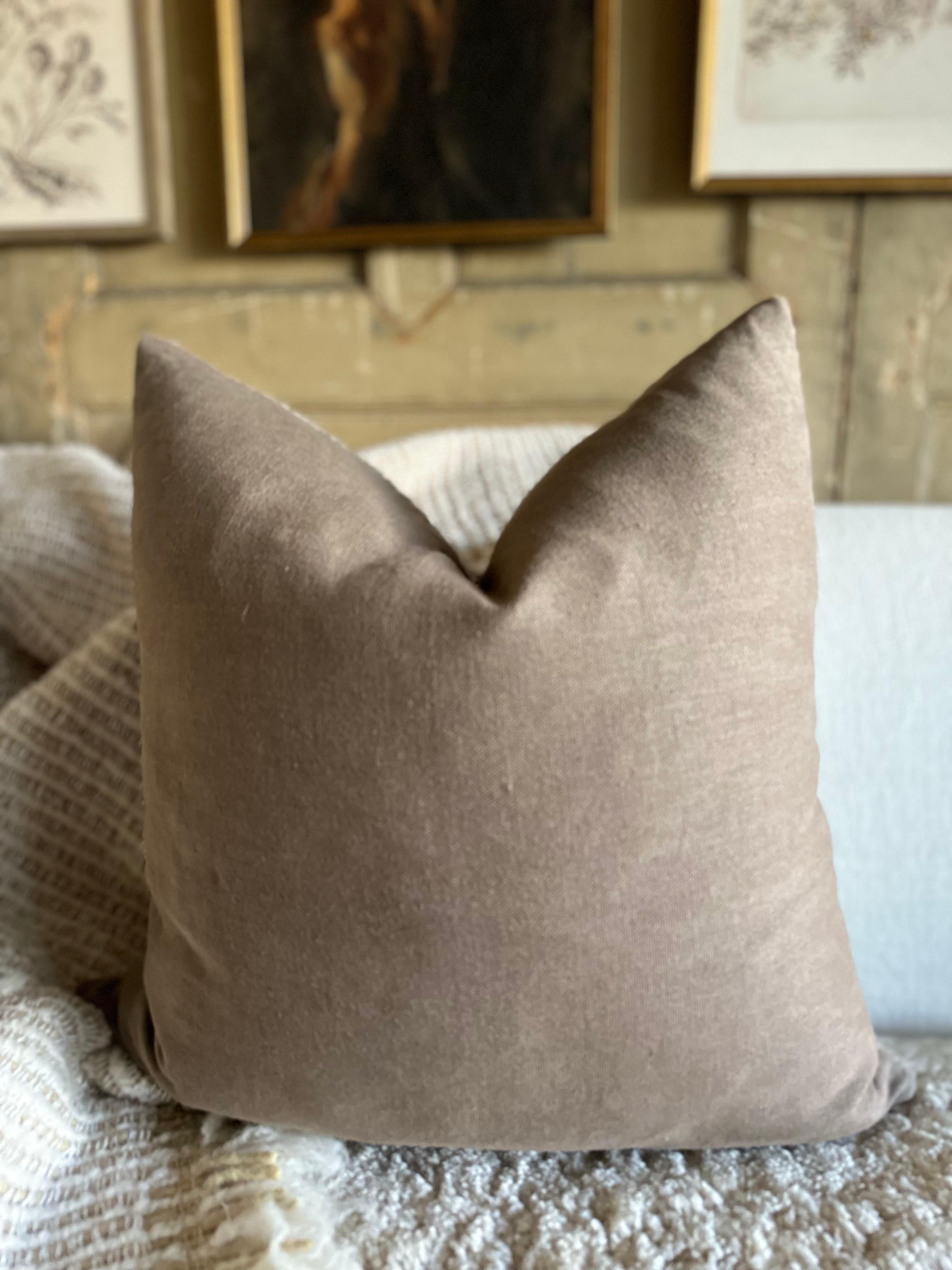 French Wooly Boucle and Linen Accent Pillow Ecorce For Sale 2
