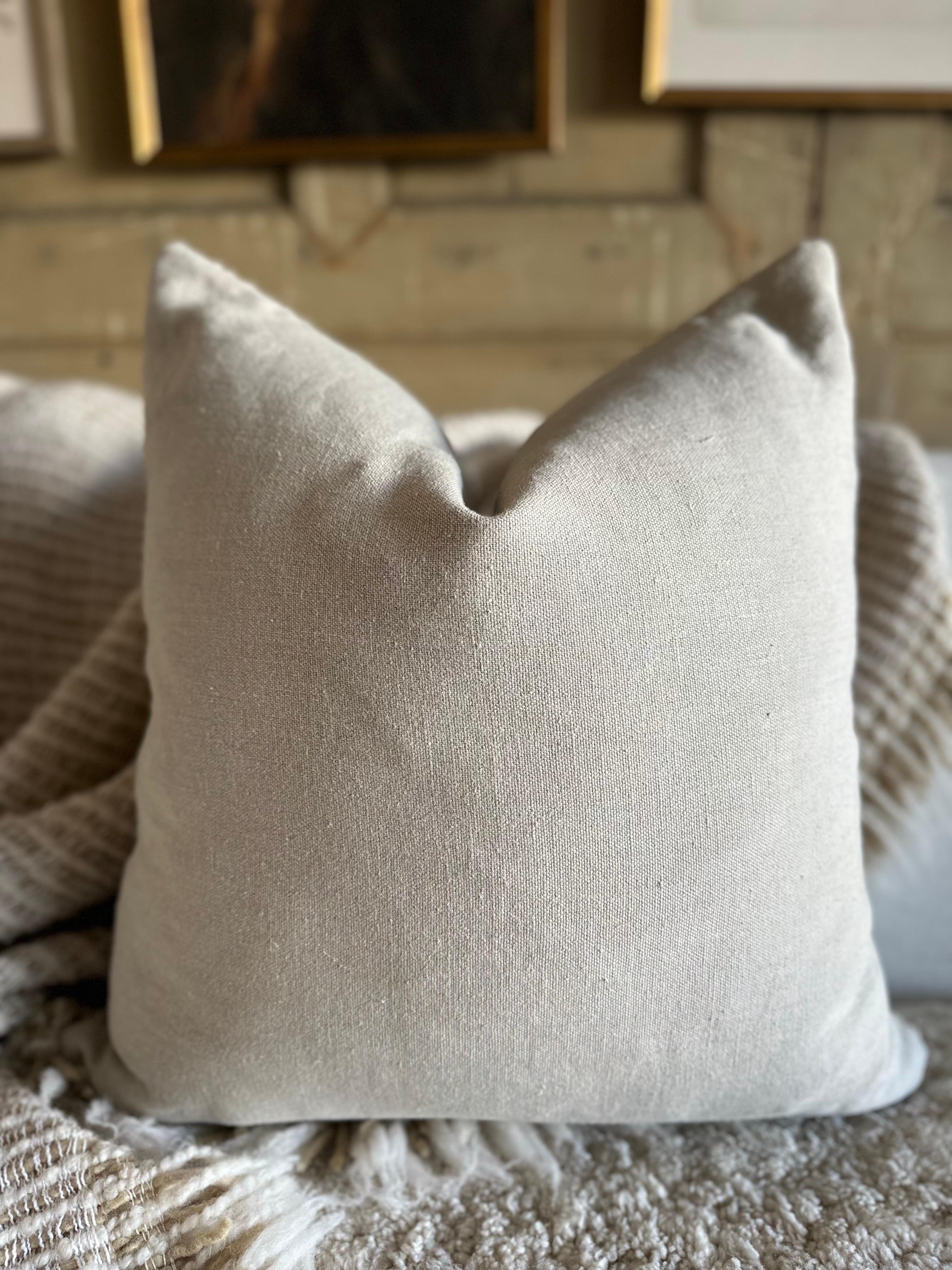 French Wooly Boucle and Linen Accent Pillow Natural For Sale 1
