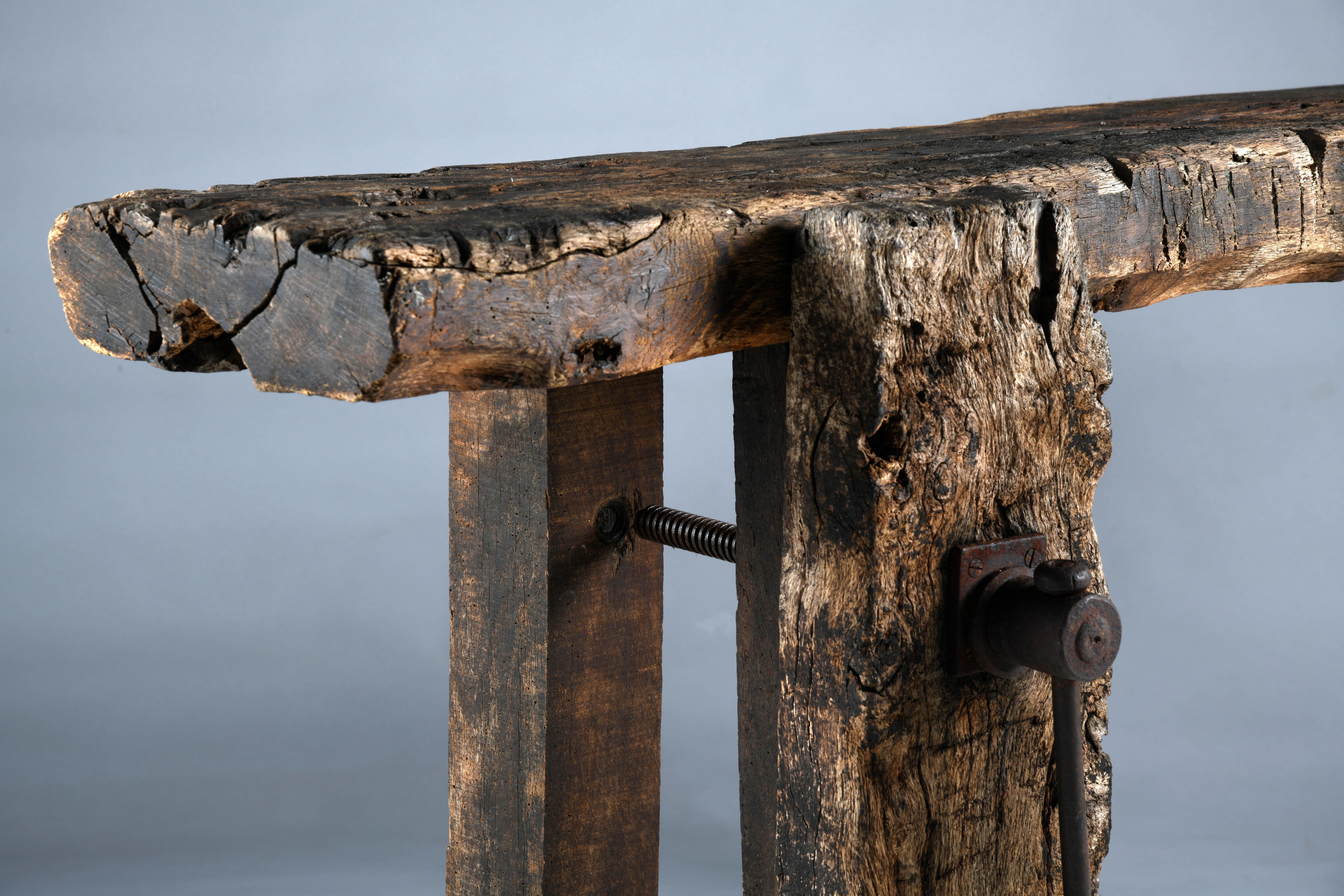 Wood French workbench in worm-eaten oak with a superb patina of age
