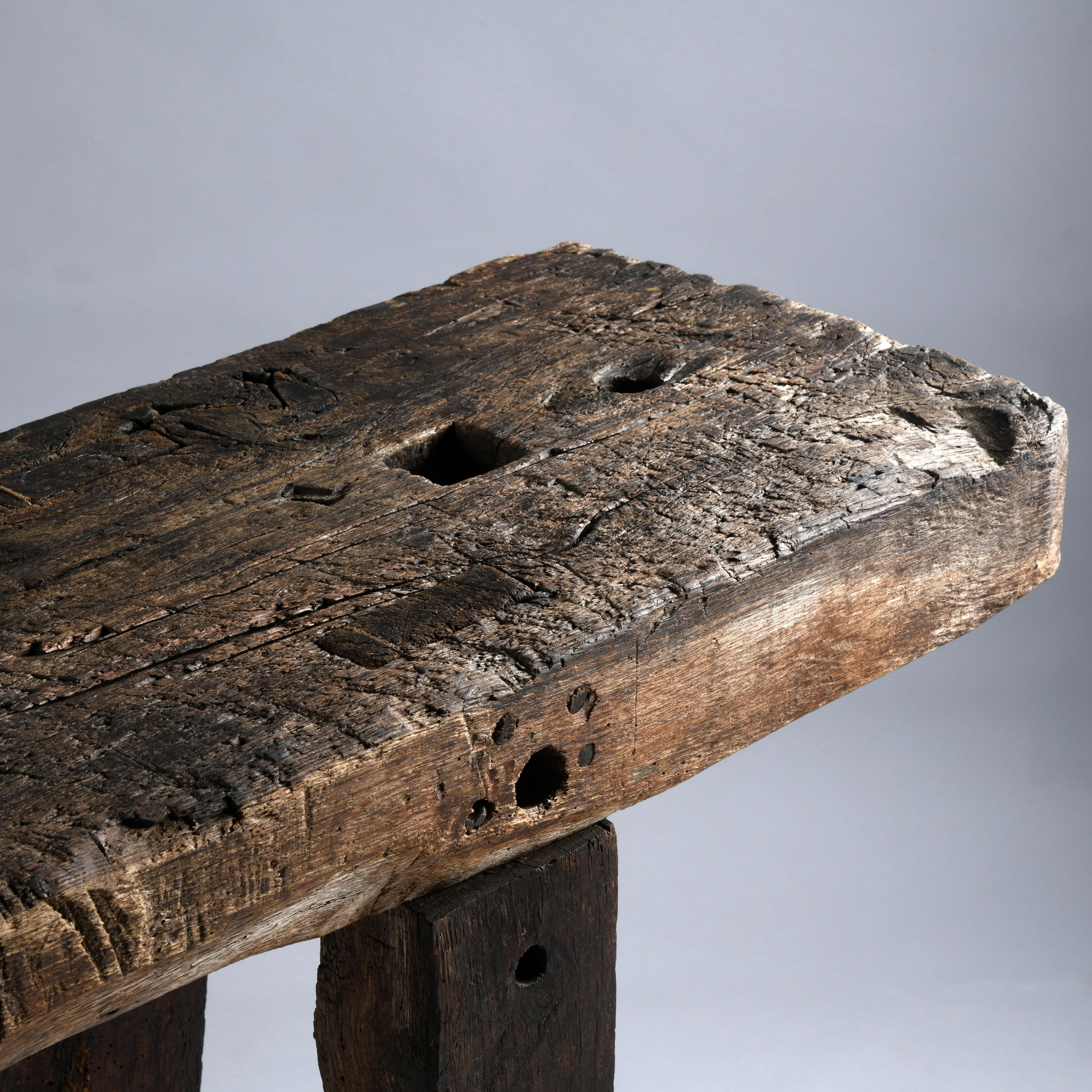 French workbench in worm-eaten oak with a superb patina of age 3