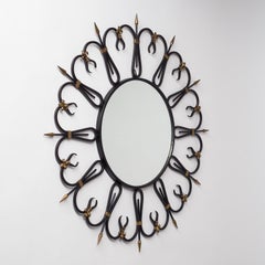 Miroir en fer forgé français, datant d'environ 1960, détails en laiton Fleur de Lys