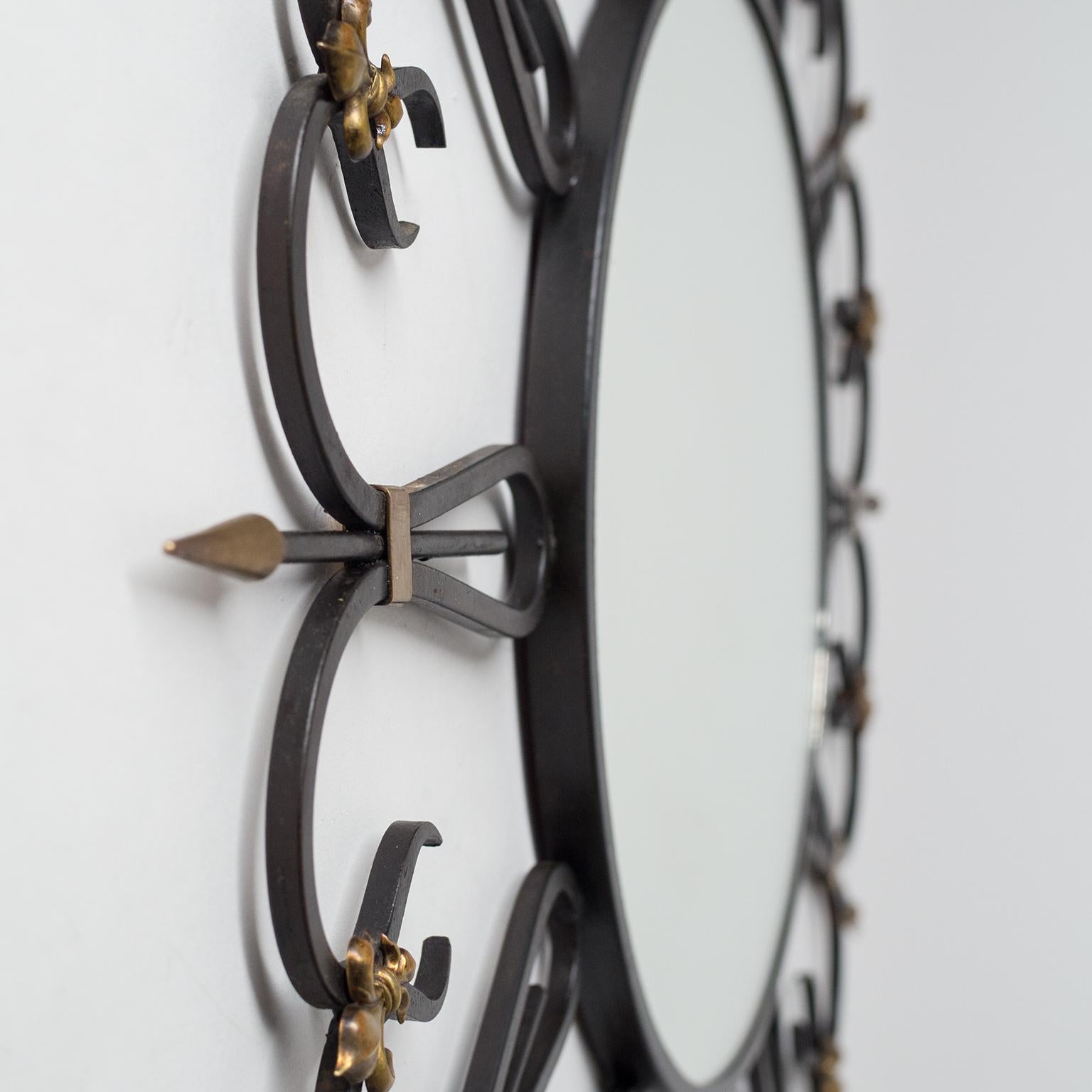 French Wought Iron Mirror, circa 1960, Brass Fleur de Lys Details In Good Condition In Vienna, AT