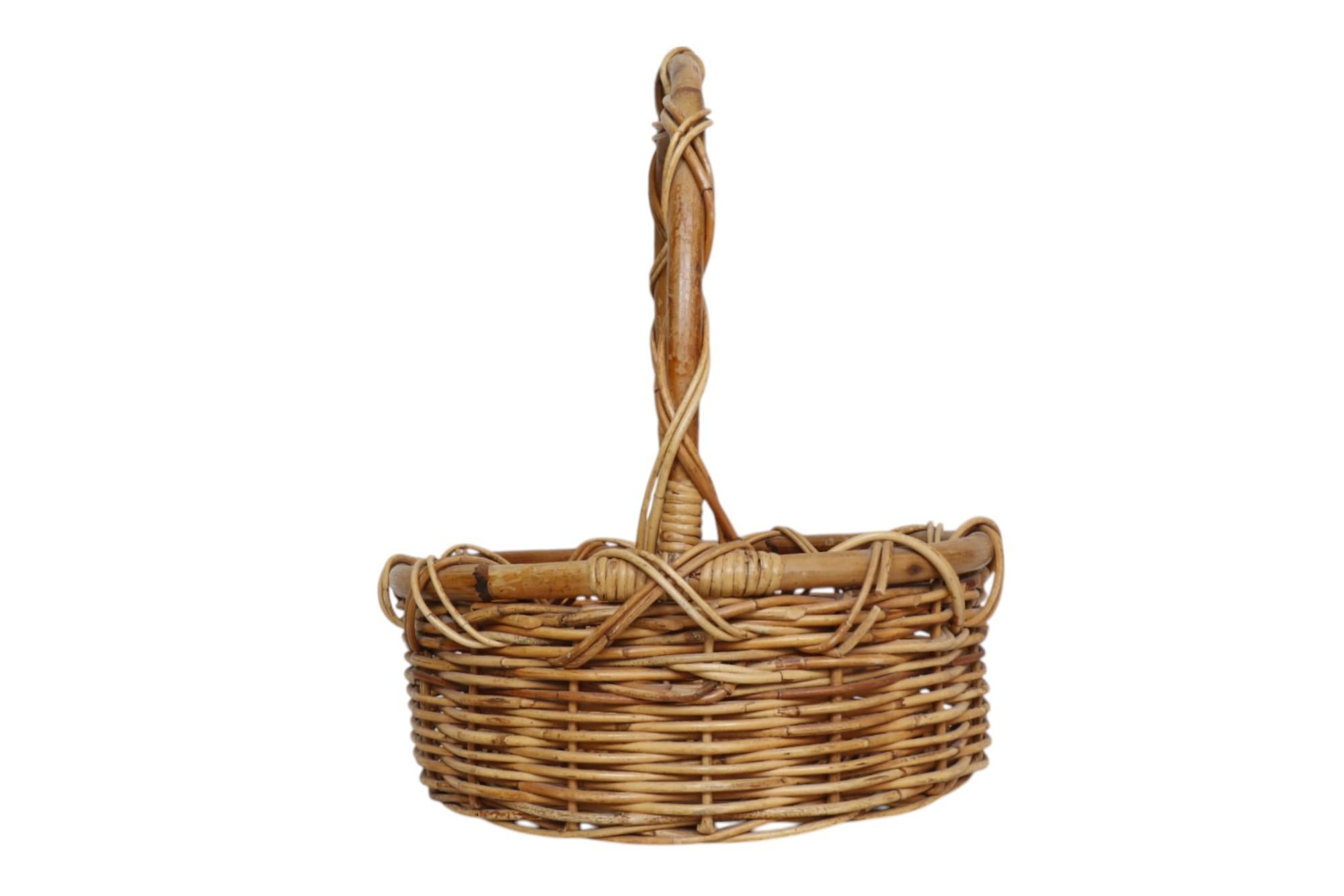 Cesta de la compra de mimbre tejida a la francesa en Bueno estado para la venta en Bradenton, FL
