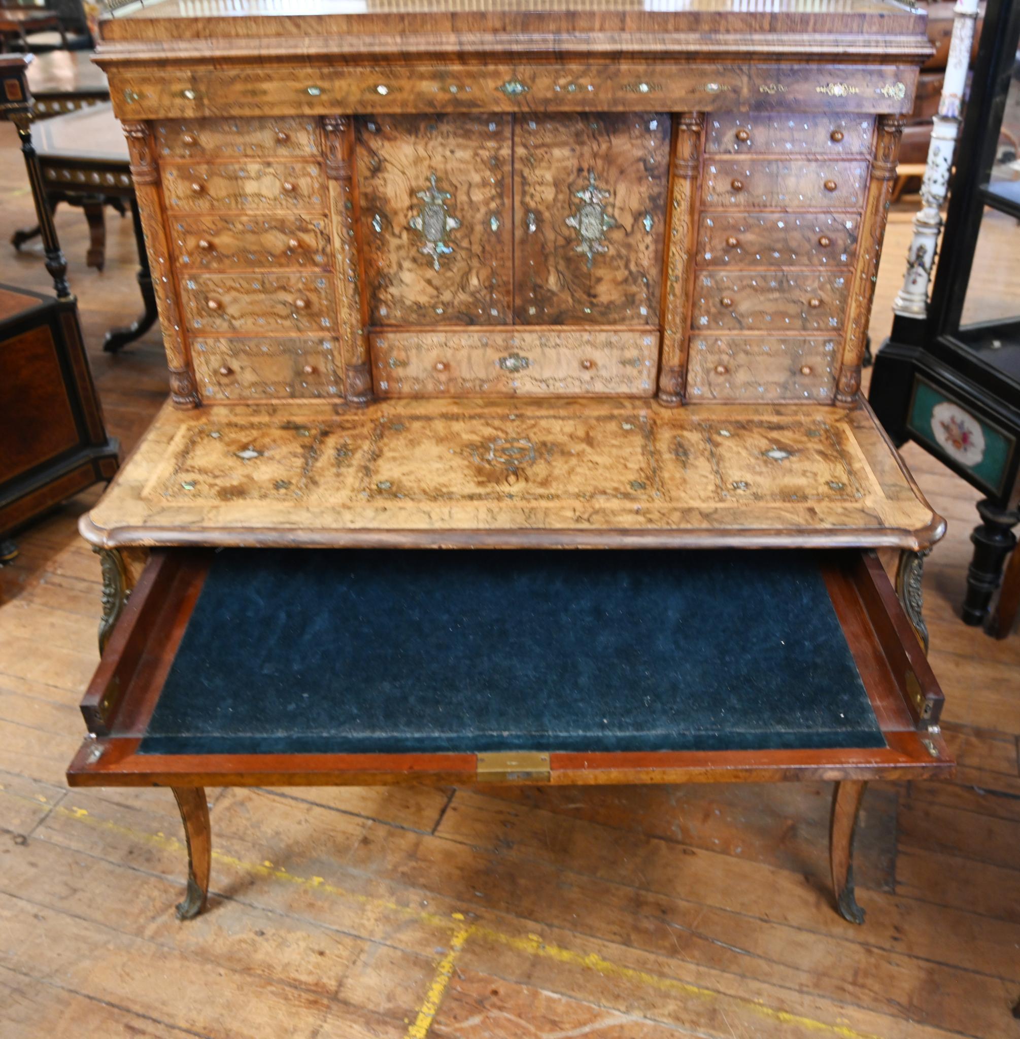 Französisch Schreibtisch Bureau Nussbaum Inlay Perlmutt 1860 im Angebot 5