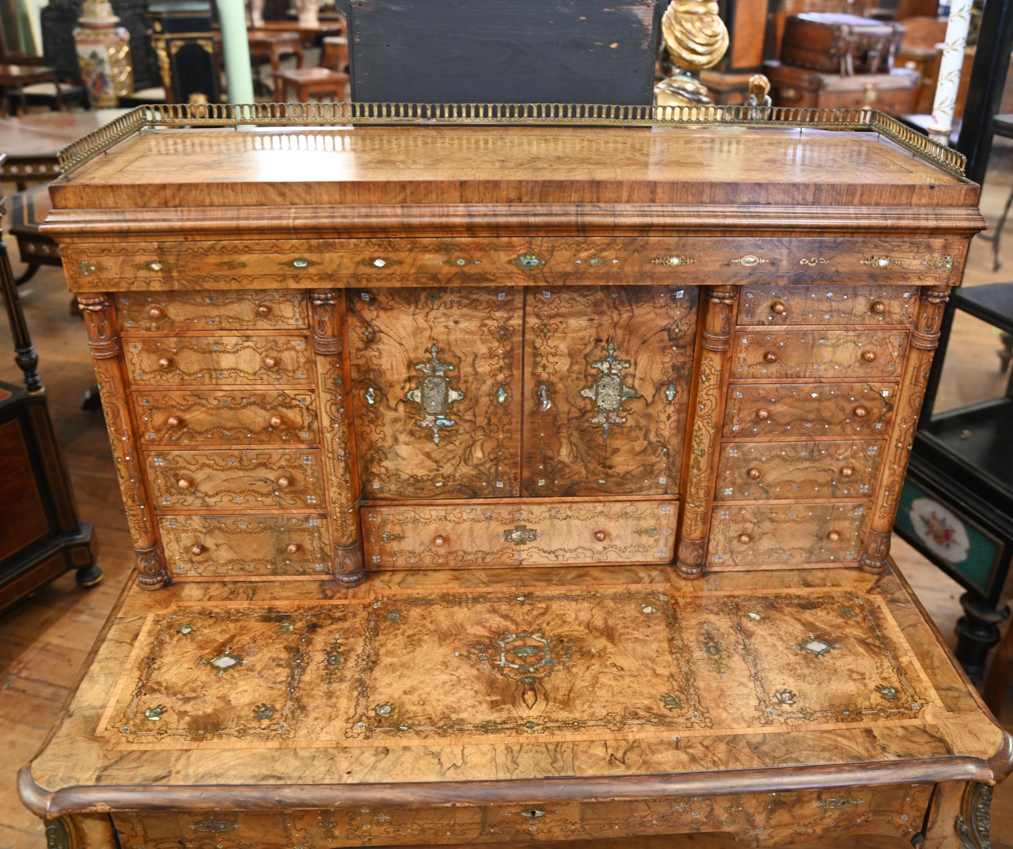 Französisch Schreibtisch Bureau Nussbaum Inlay Perlmutt 1860 im Angebot 9