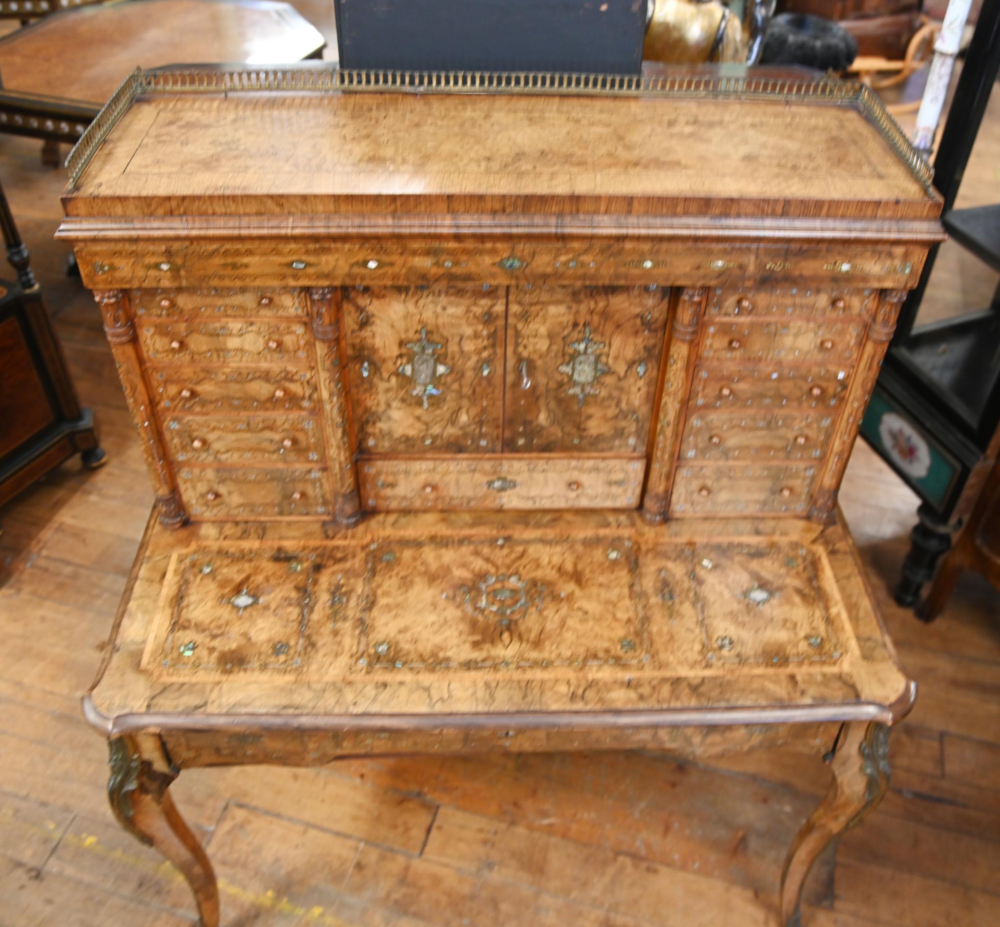 Französisch Schreibtisch Bureau Nussbaum Inlay Perlmutt 1860 im Angebot 10