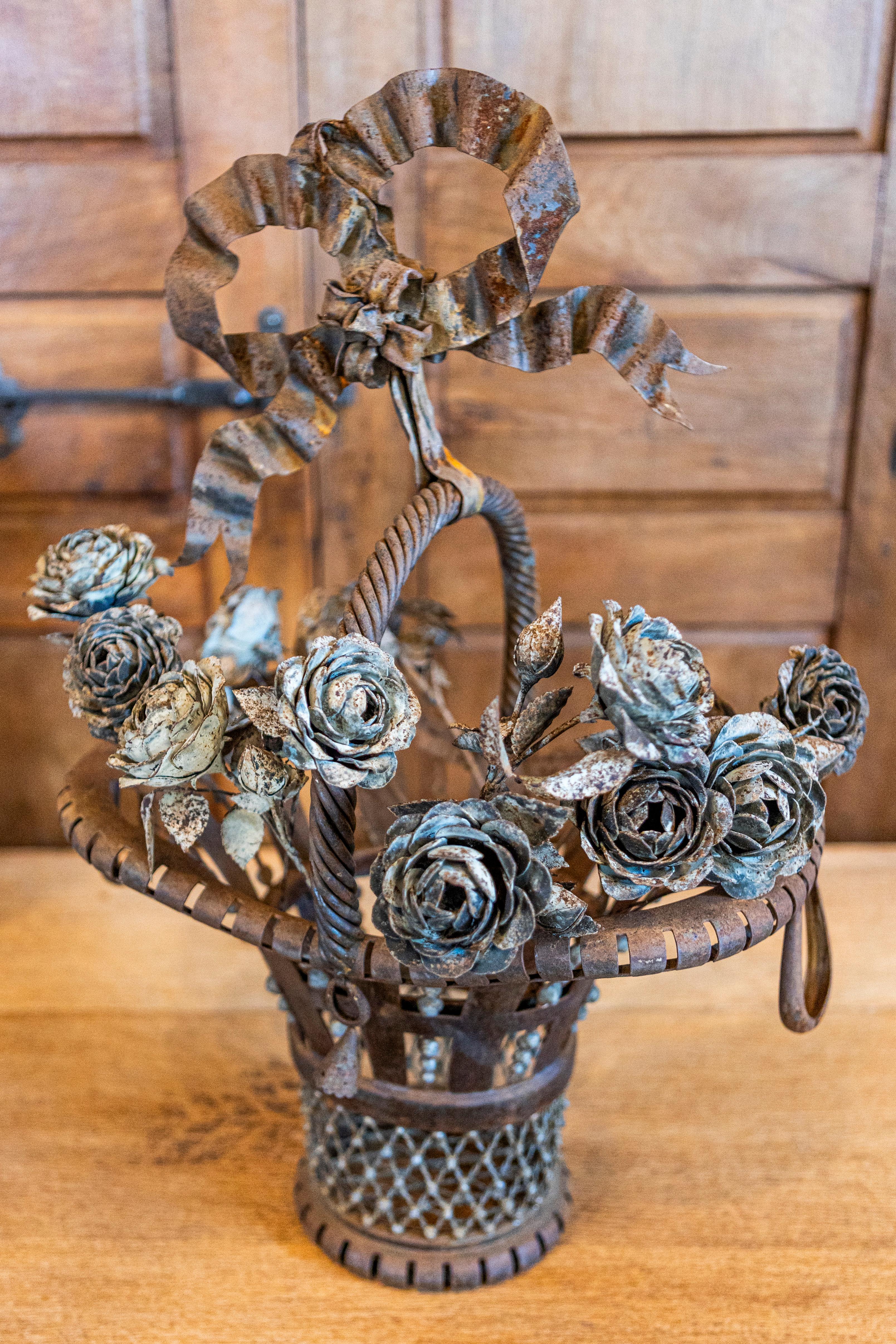 French Wrought Iron 19th Century Rose Basket Ornament with Gray Painted Accents For Sale 3