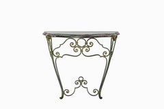 Consola francesa de hierro forjado y tapa de mármol negro, estilo Luis XV, mediados de siglo