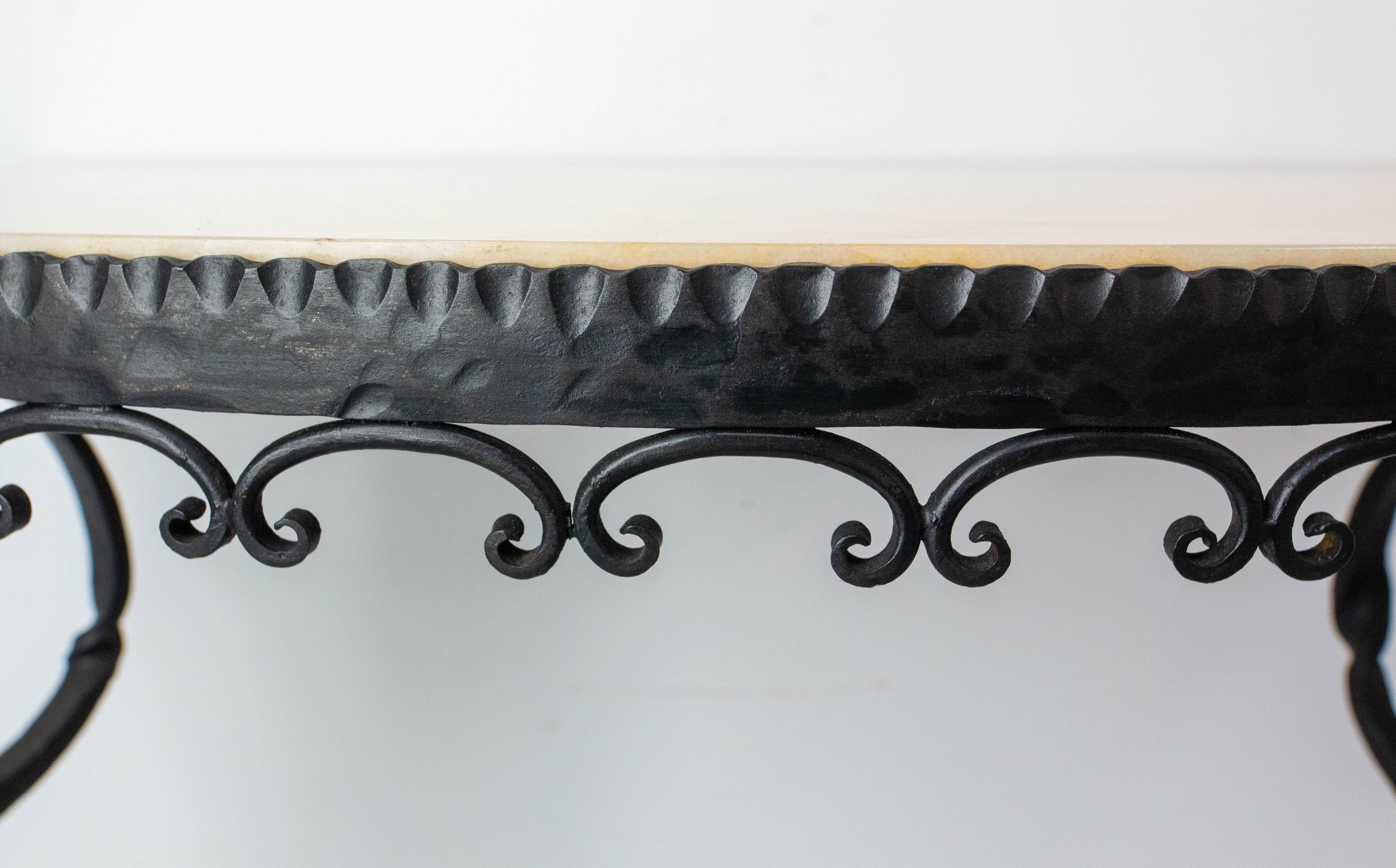 Consola francesa de hierro forjado y tapa de mármol, estilo Luis XV, mediados de siglo en venta 5