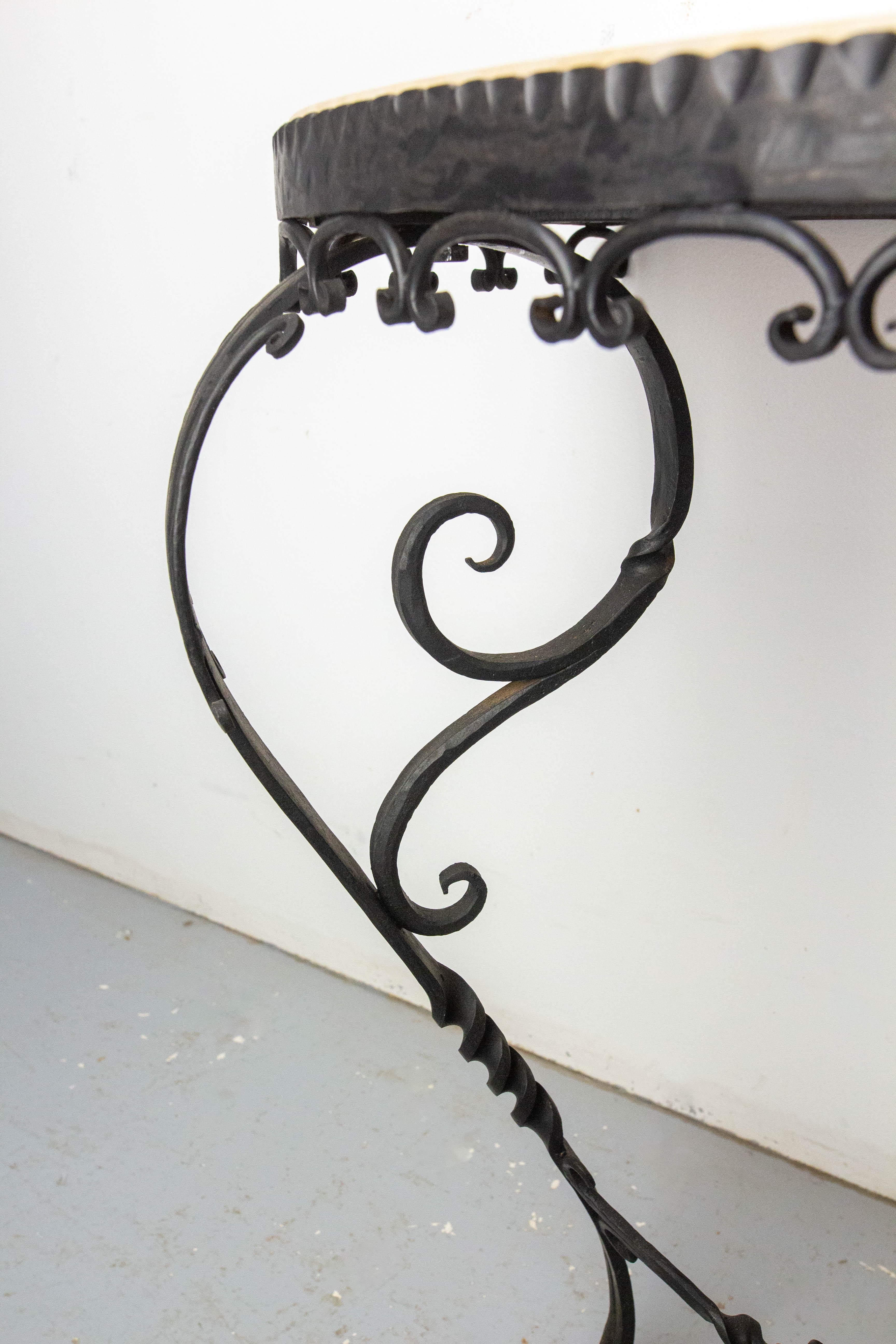 Consola francesa de hierro forjado y tapa de mármol, estilo Luis XV, mediados de siglo en venta 6