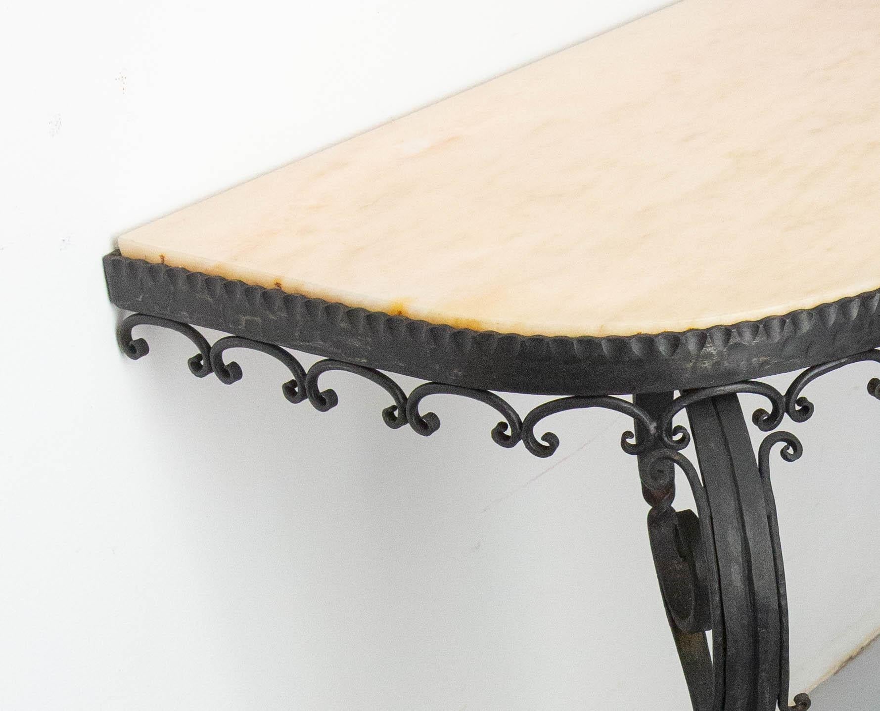 Consola francesa de hierro forjado y tapa de mármol, estilo Luis XV, mediados de siglo en venta 1