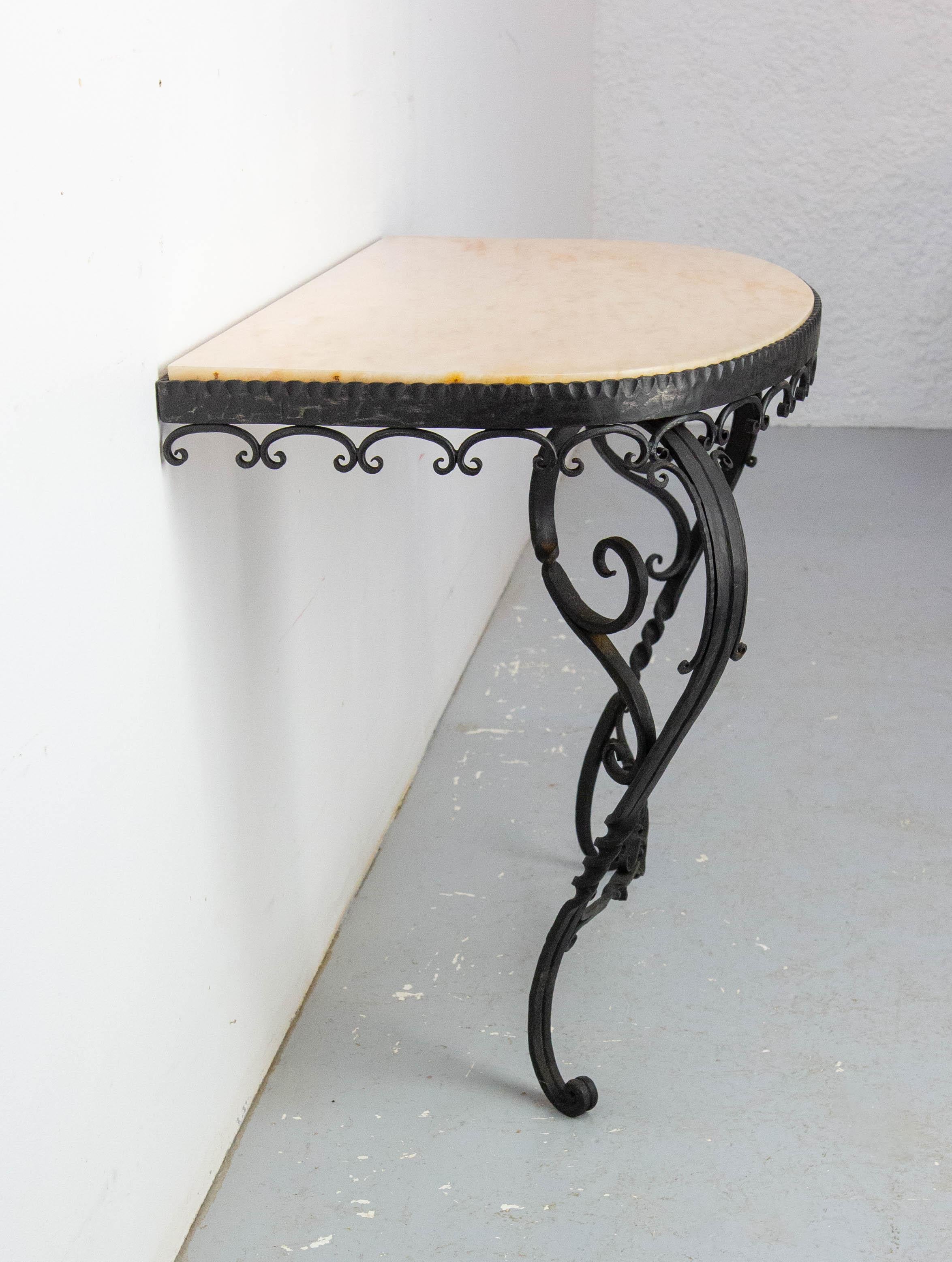Consola francesa de hierro forjado y tapa de mármol, estilo Luis XV, mediados de siglo en venta 2