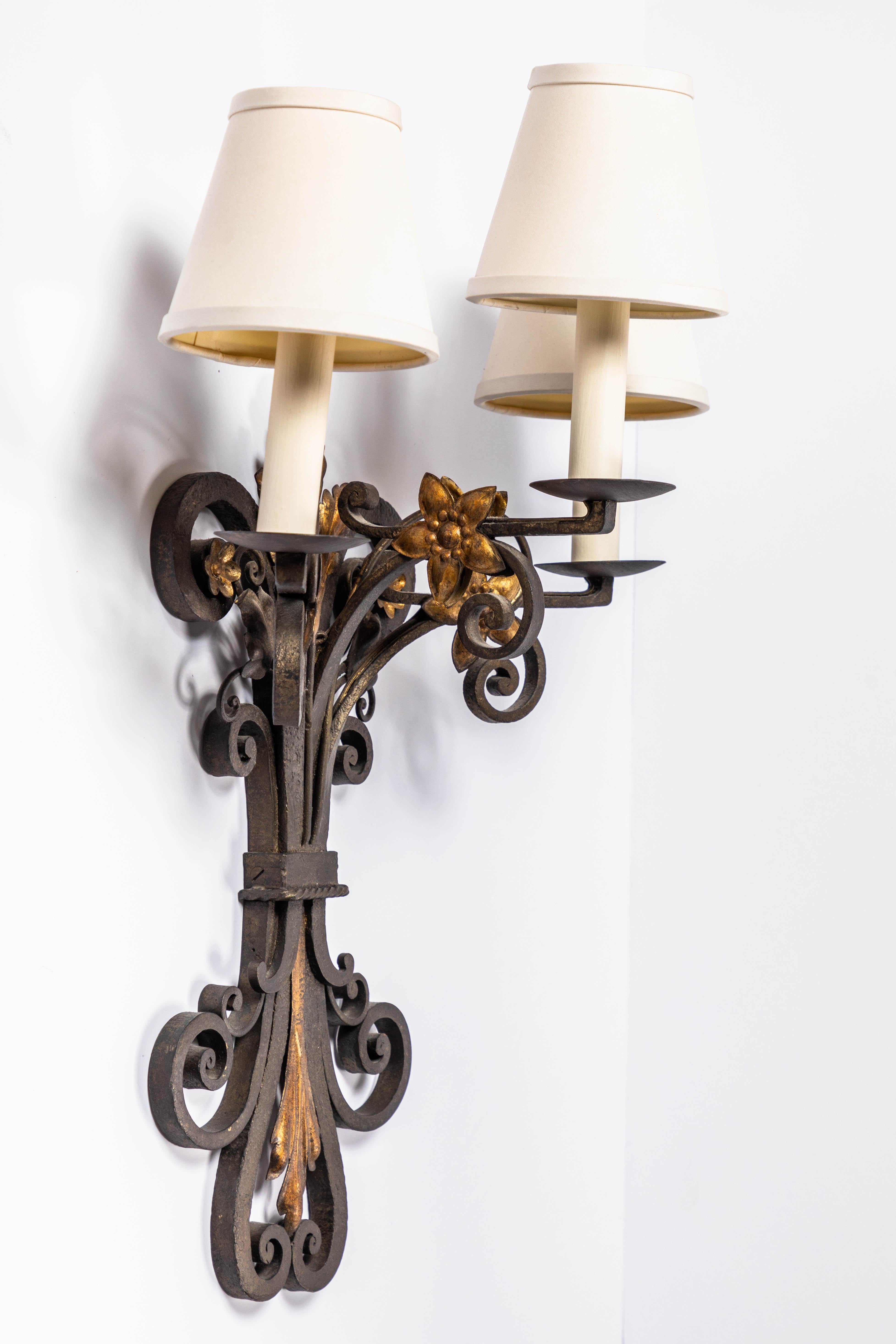 French Wrought Iron and Parcel Gilt Sconces, circa 1930 For Sale 2