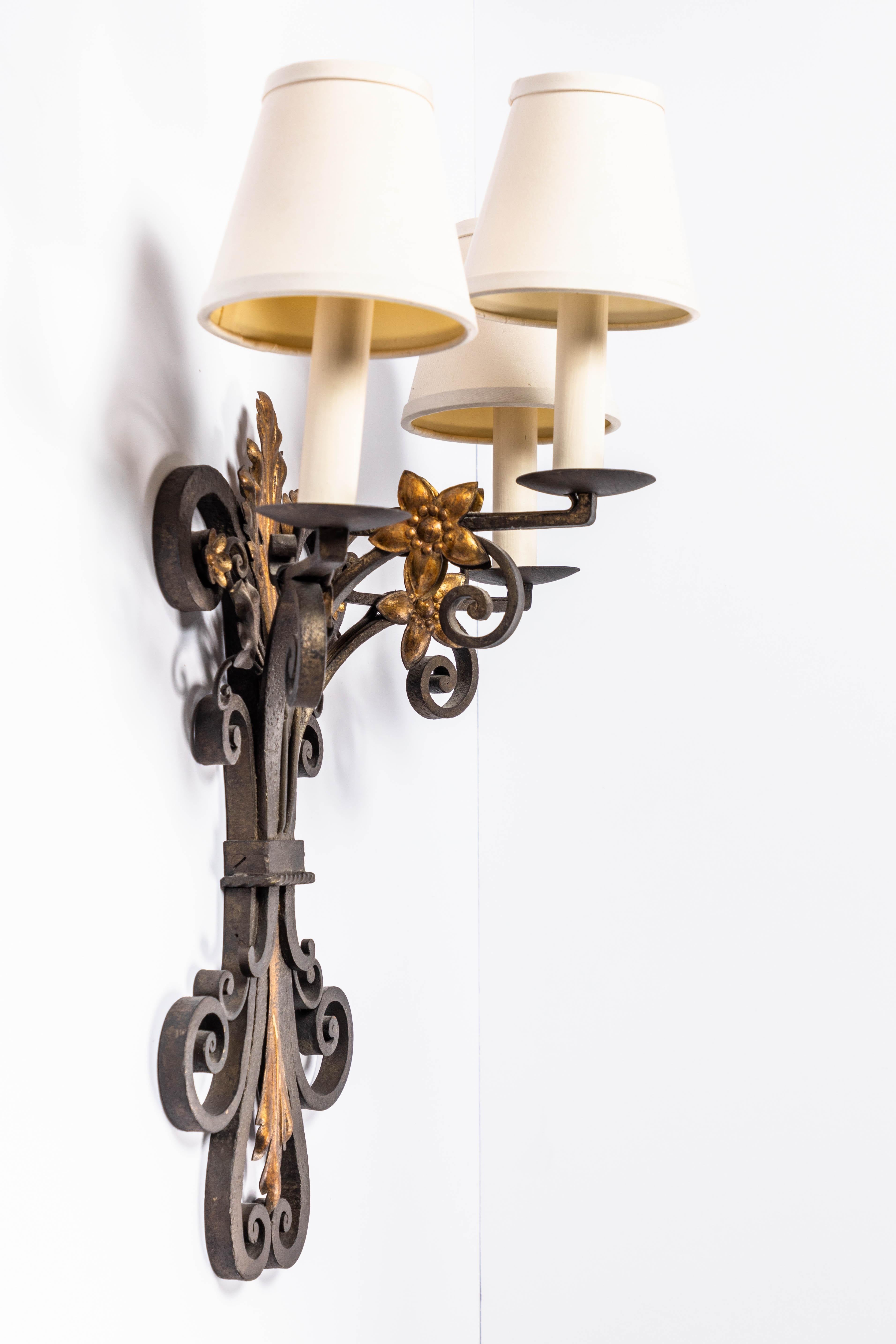 French Wrought Iron and Parcel Gilt Sconces, circa 1930 For Sale 3