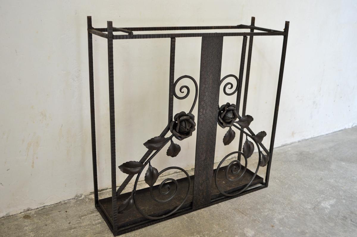 French Wrought Iron Art Deco Coat or Hat Hanger with Roses, circa 1930 7
