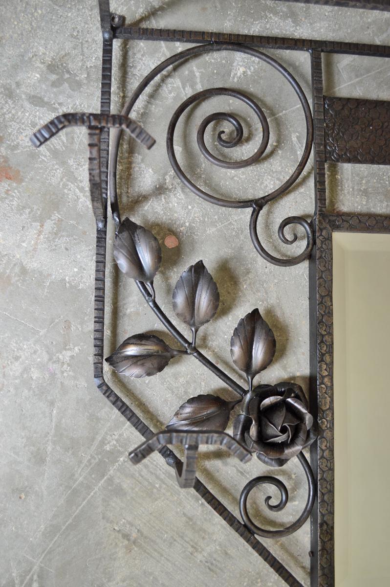 French Wrought Iron Art Deco Coat or Hat Hanger with Roses, circa 1930 1