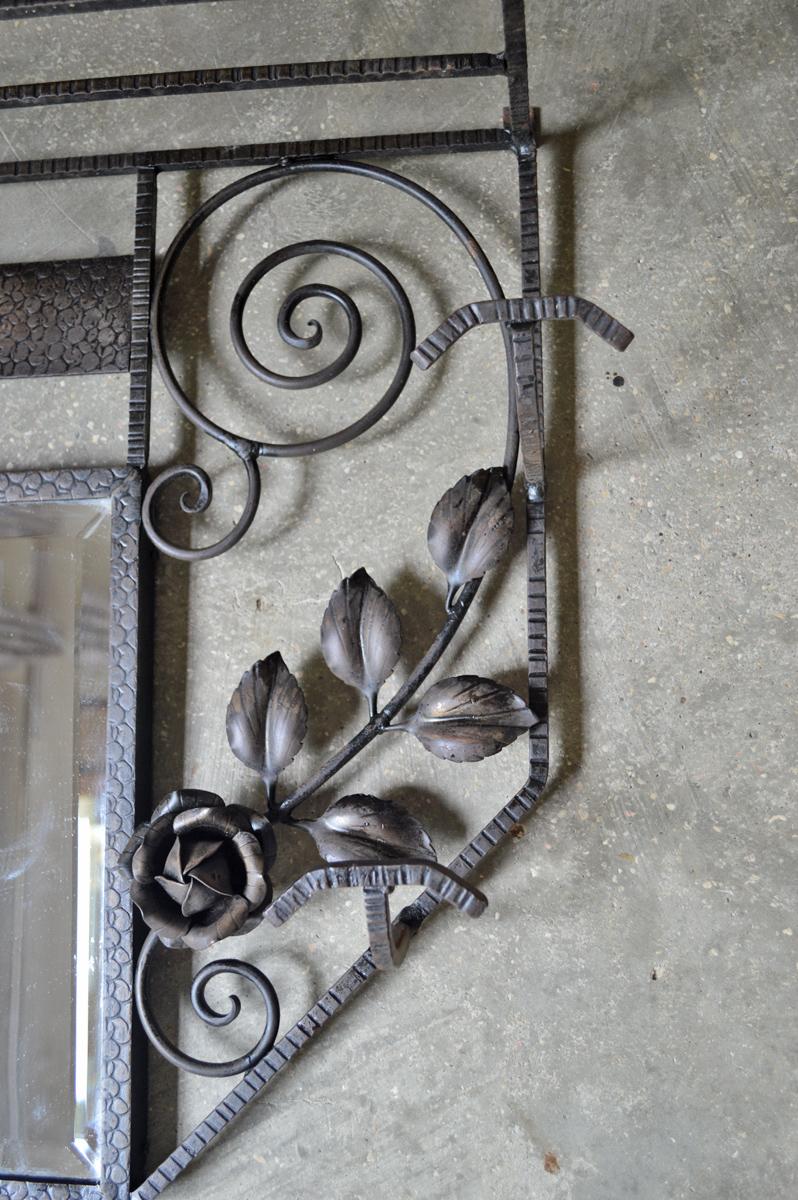 French Wrought Iron Art Deco Coat or Hat Hanger with Roses, circa 1930 3