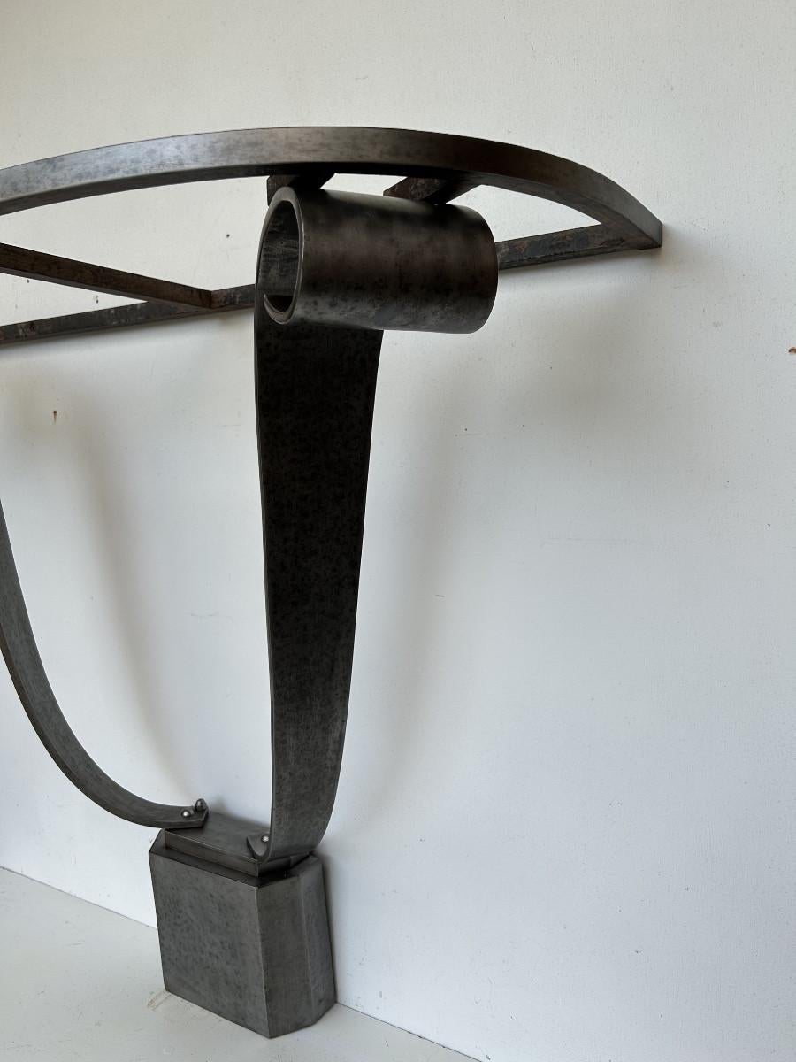 Milieu du XXe siècle Table console Art Déco en fer forgé attribuée à Raymond Sybes années 30 en vente