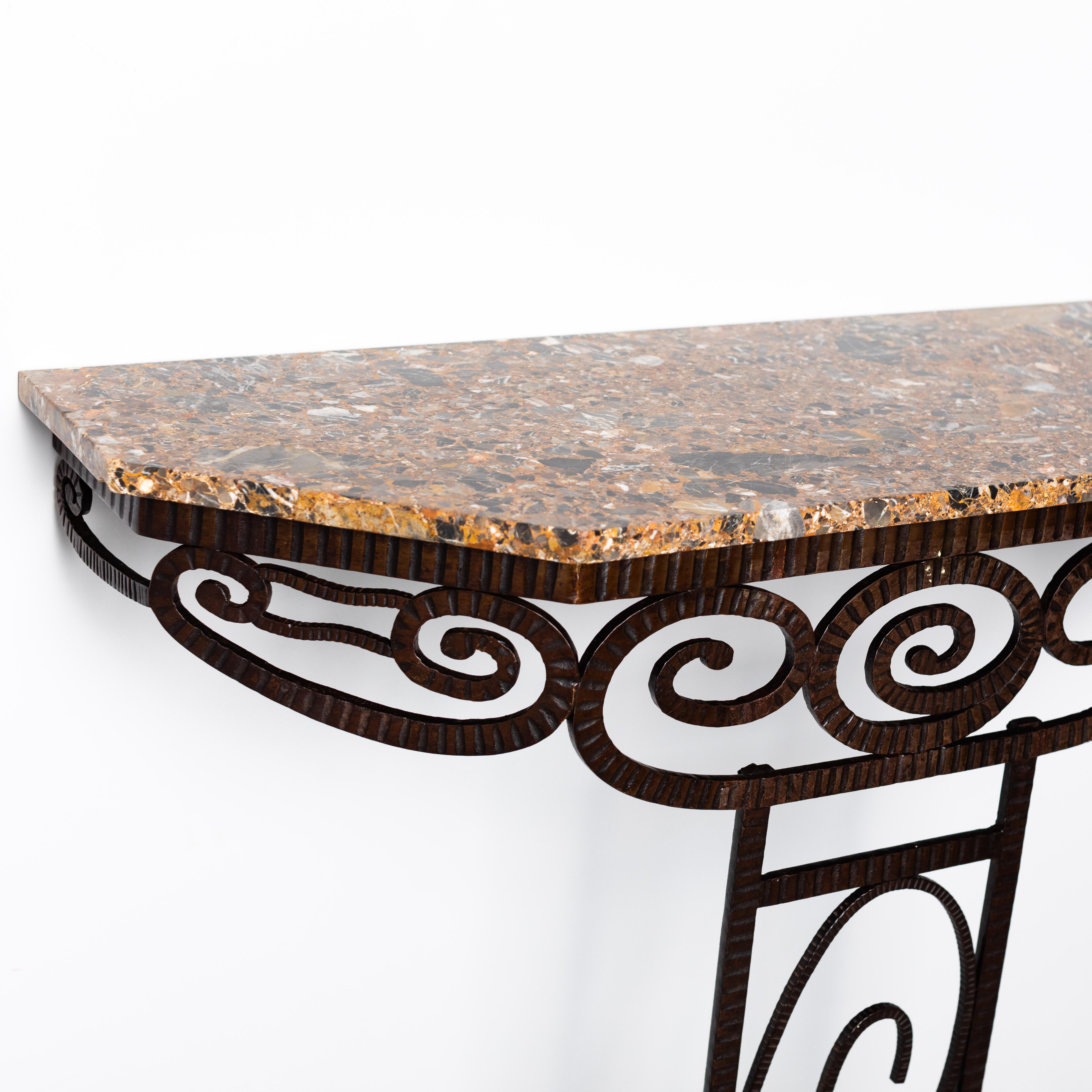 Table console Art Déco en fer forgé français avec plateau en marbre brun-gris, années 1930 en vente 1